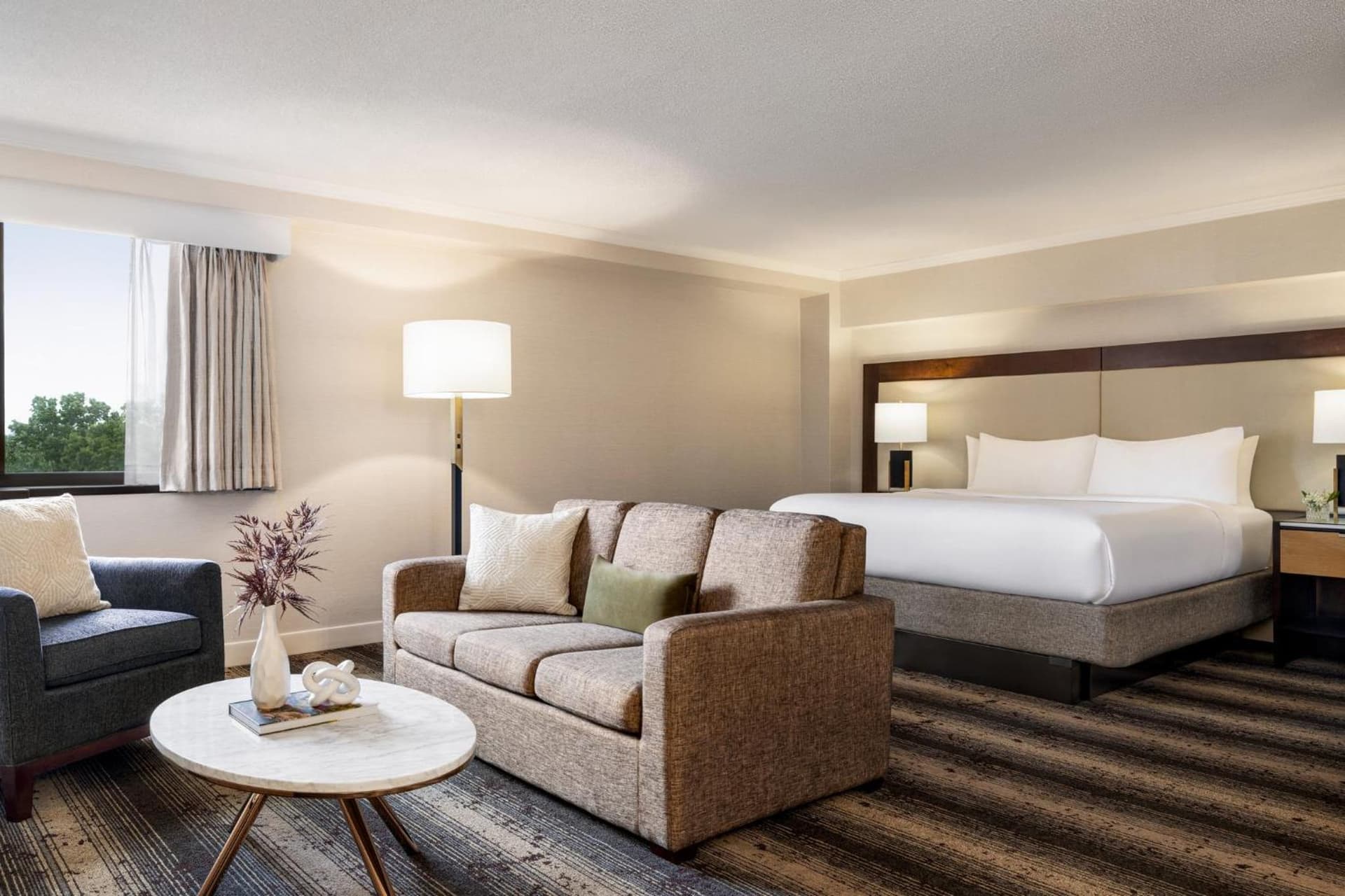 Crowne Plaza Edison by IHG property views in Edison — gallery photo 3