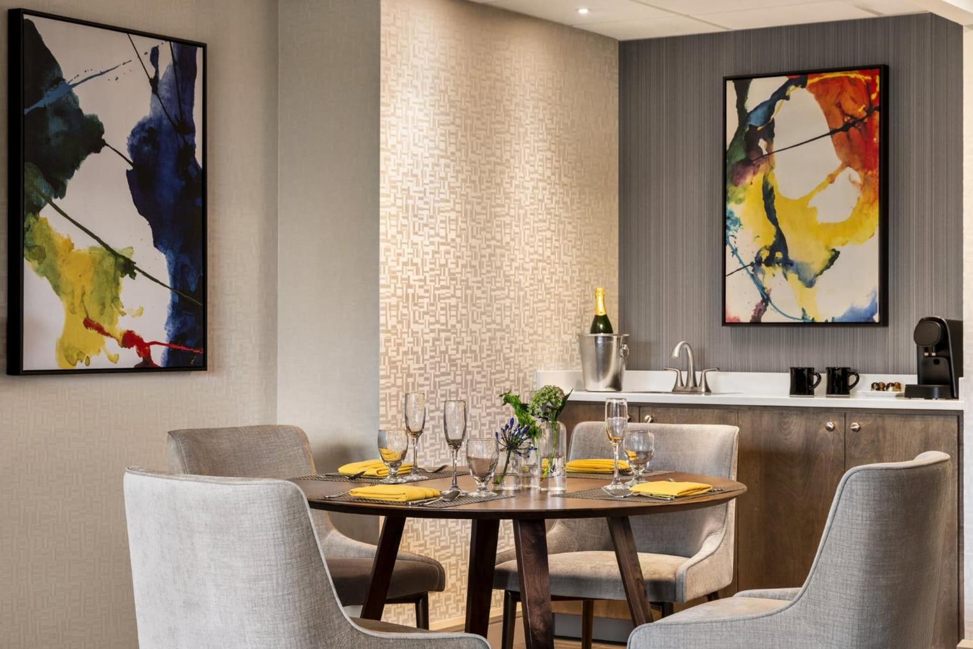 Crowne Plaza Edison by IHG gallery photo in Edison — image 24