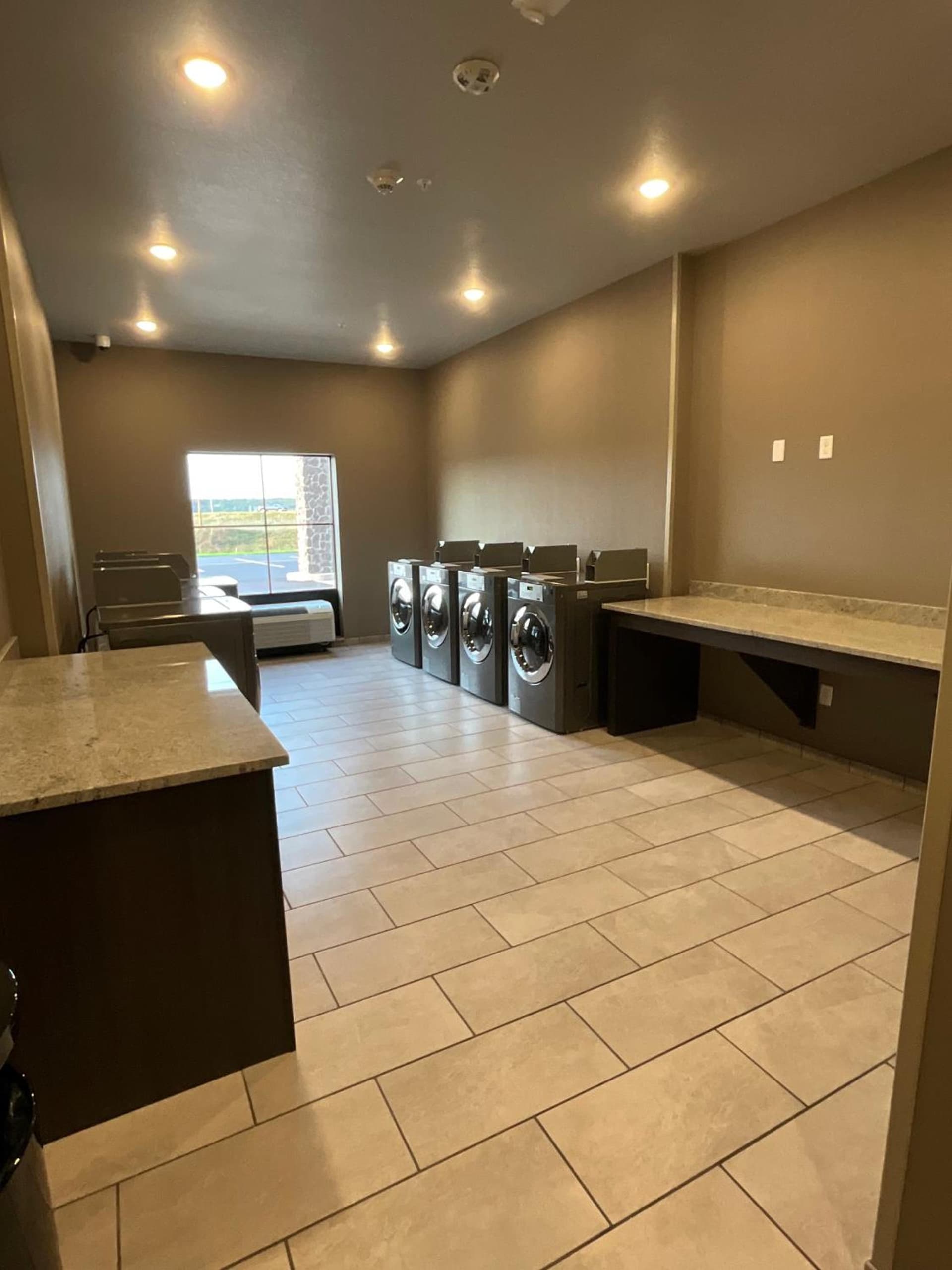 Riverstone Suites by Cobblestone Hotels - Chippewa Falls interior in Chippewa Falls, WI — gallery photo 2