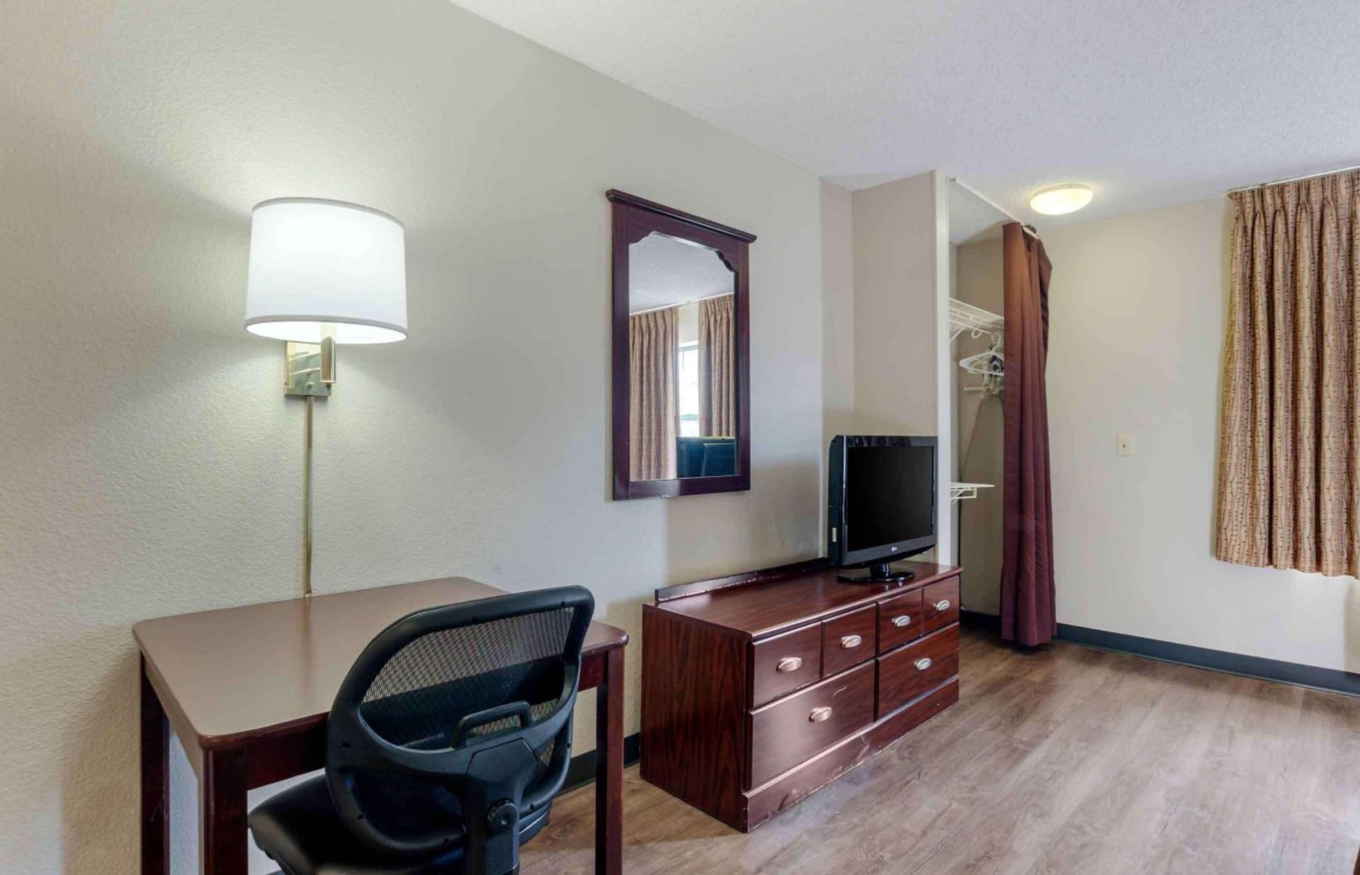 Extended Stay America Suites - Los Angeles - Torrance Blvd gallery photo in Torrance, CA — image 42