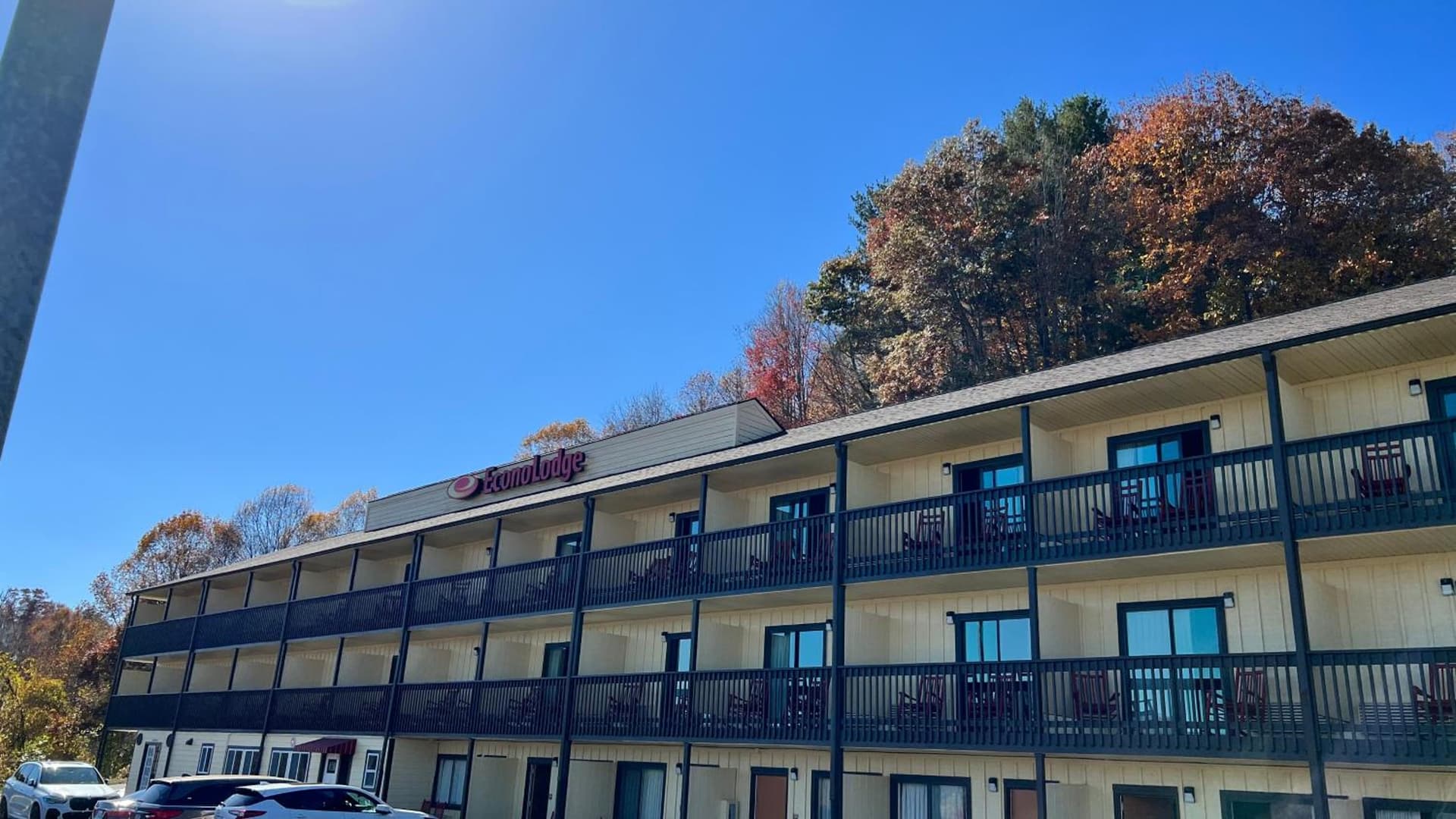 Econo Lodge Waynesville interior in Waynesville, NC — gallery photo 2