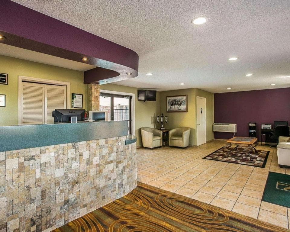Quality Inn Columbia Airport interior in West Columbia, SC — gallery photo 2