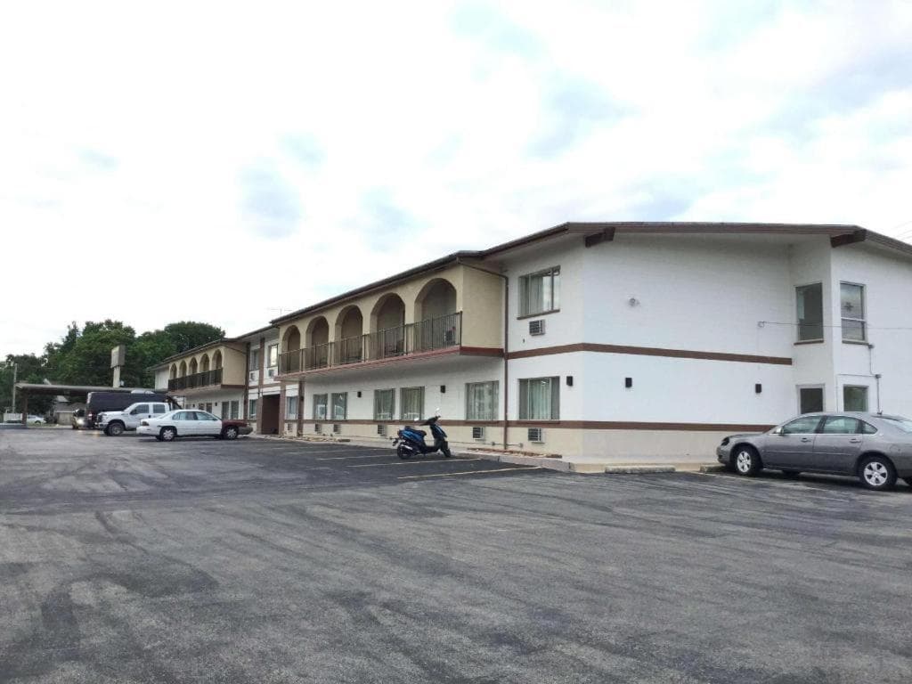 America's Best Inn Urbana Champaign — hotel in Champaign, Illinois