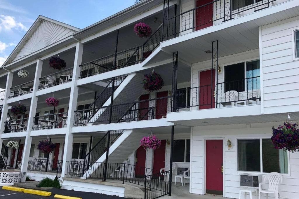 Baymont by Wyndham Lake George featured exterior or lobby in Lake George — similar hotel