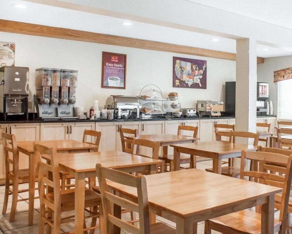 Econo Lodge property views in Ithaca, NY — gallery photo 3