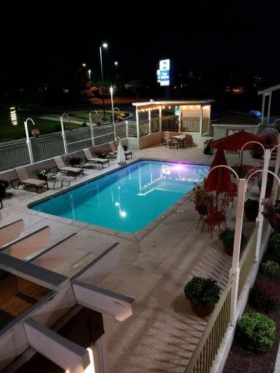 Airport Inn interior in Boise, ID — gallery photo 2