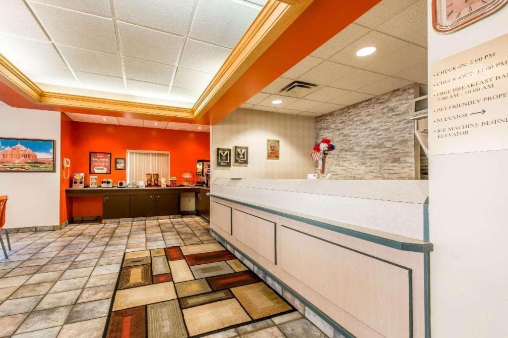 Econo Lodge Johnstown Downtown featured exterior or lobby in Johnstown, PA — similar hotel