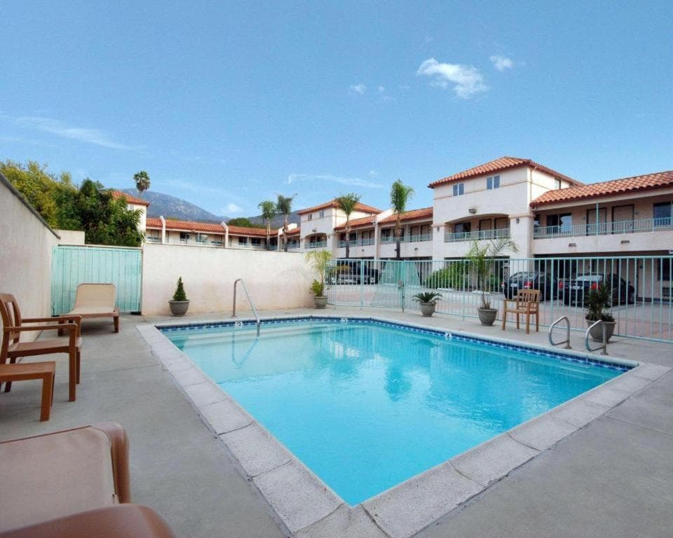 Quality Inn Near City of Hope interior in Los Angeles, CA — gallery photo 2