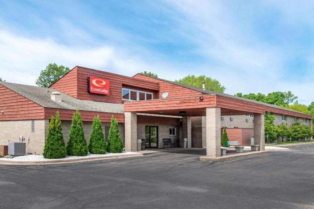 Econo Lodge gallery photo in River Falls, WI — image 6