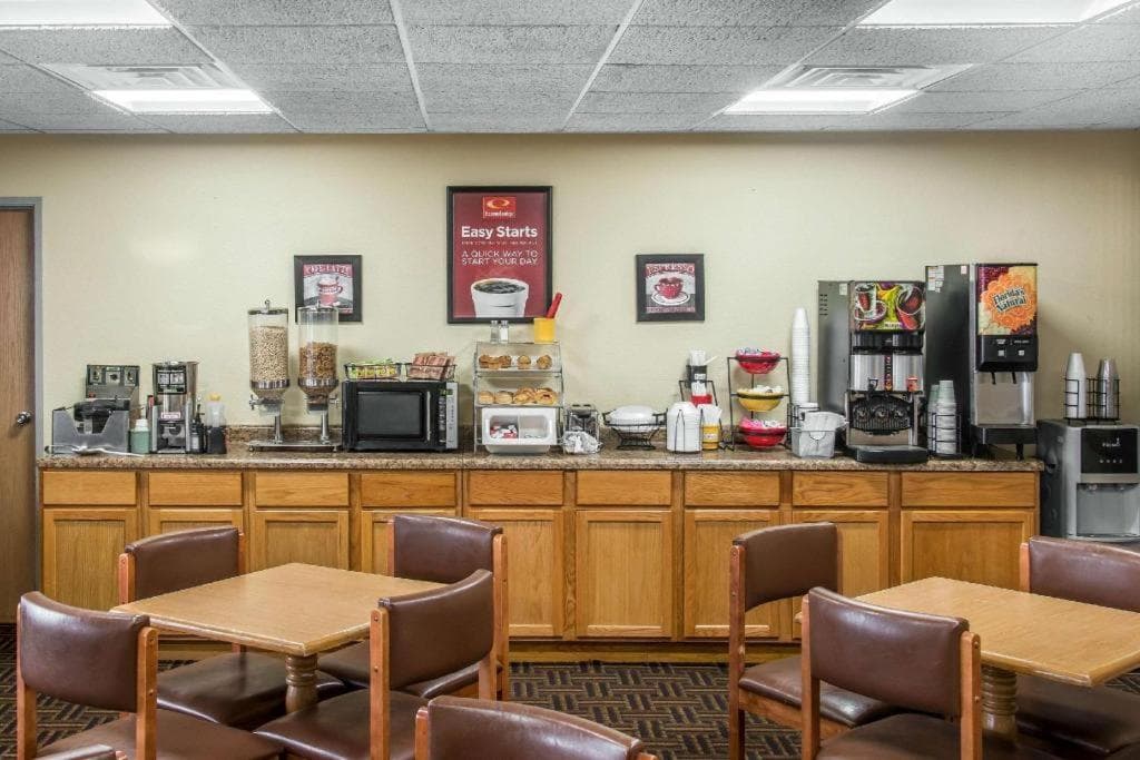 Econo Lodge gallery photo in River Falls, WI — image 10