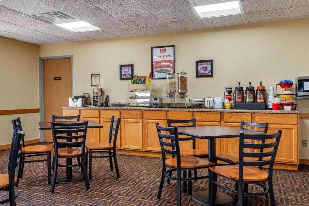Econo Lodge gallery photo in River Falls, WI — image 23