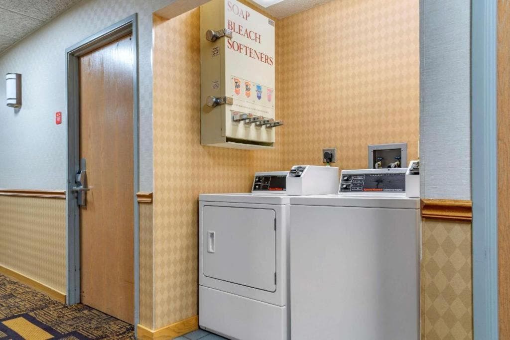 Econo Lodge gallery photo in River Falls, WI — image 7