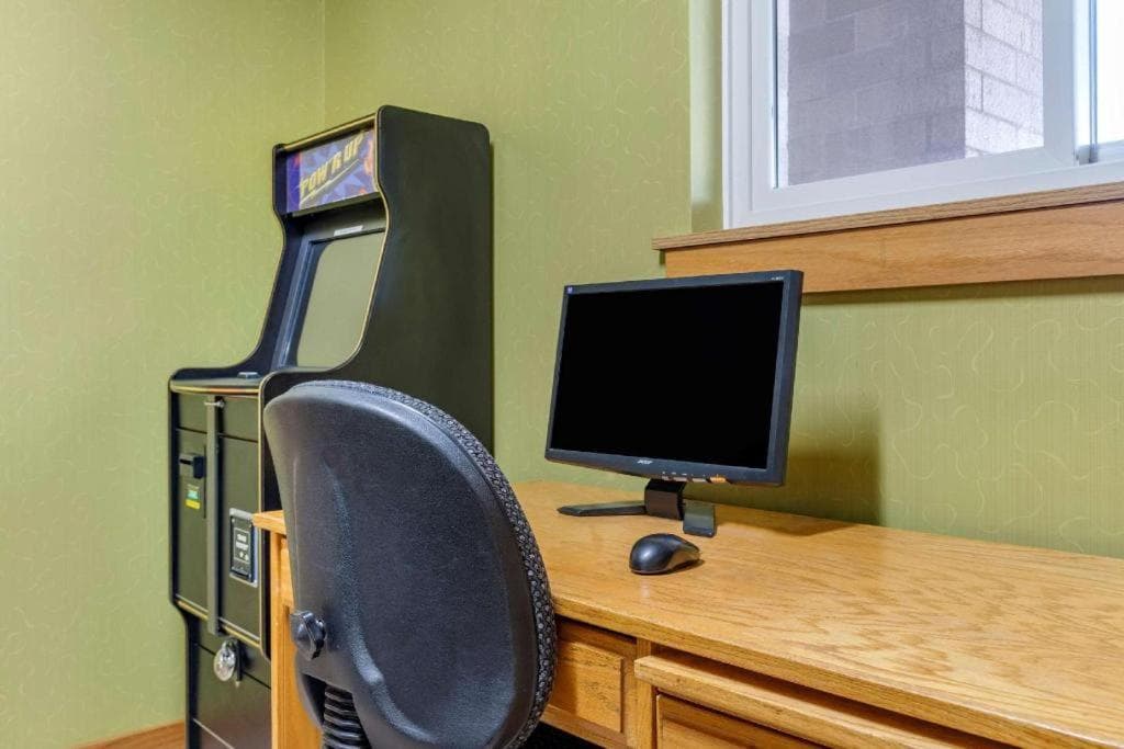 Econo Lodge gallery photo in River Falls, WI — image 15