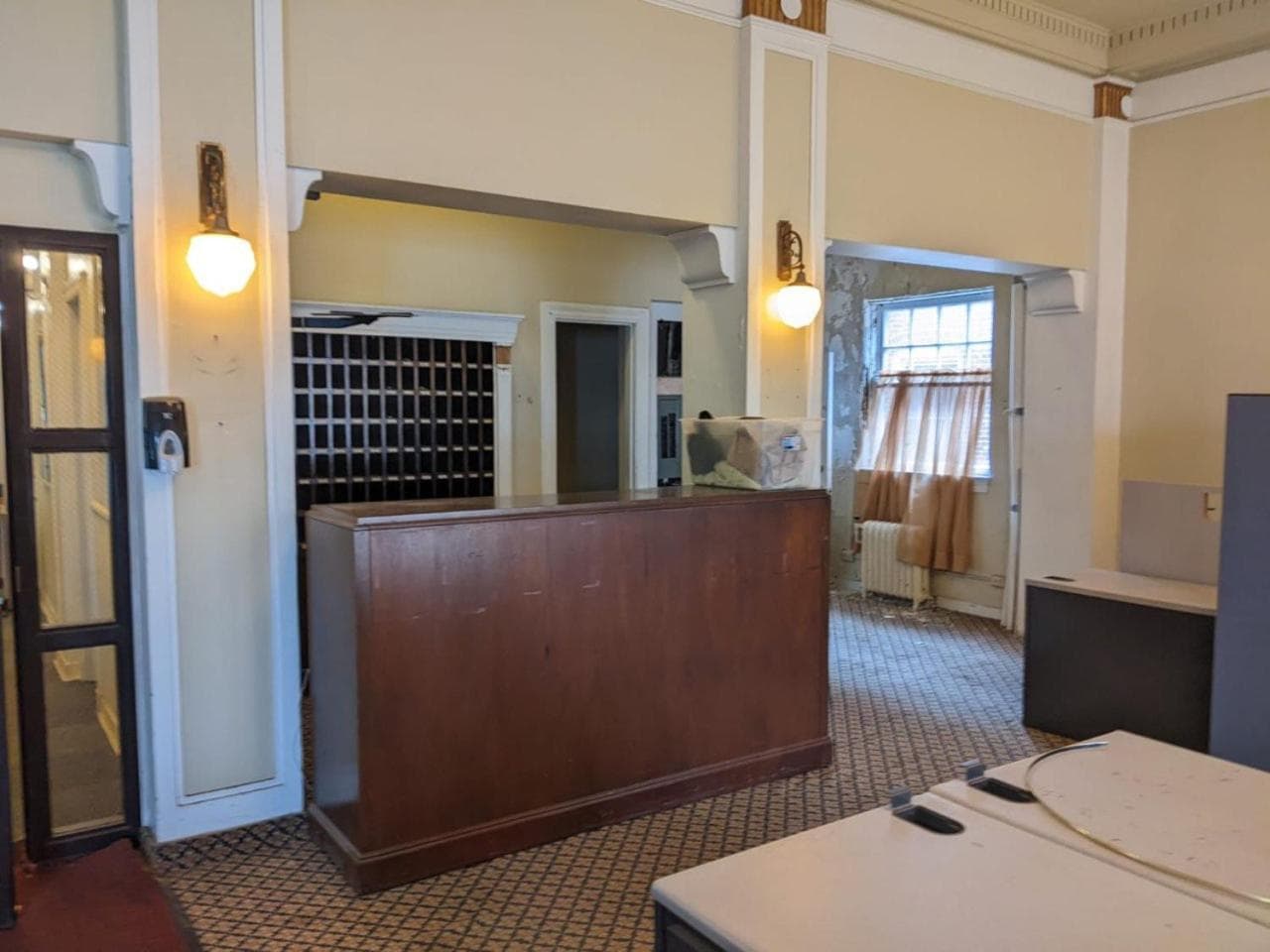 Katie inn interior in Paris, IL — gallery photo 2
