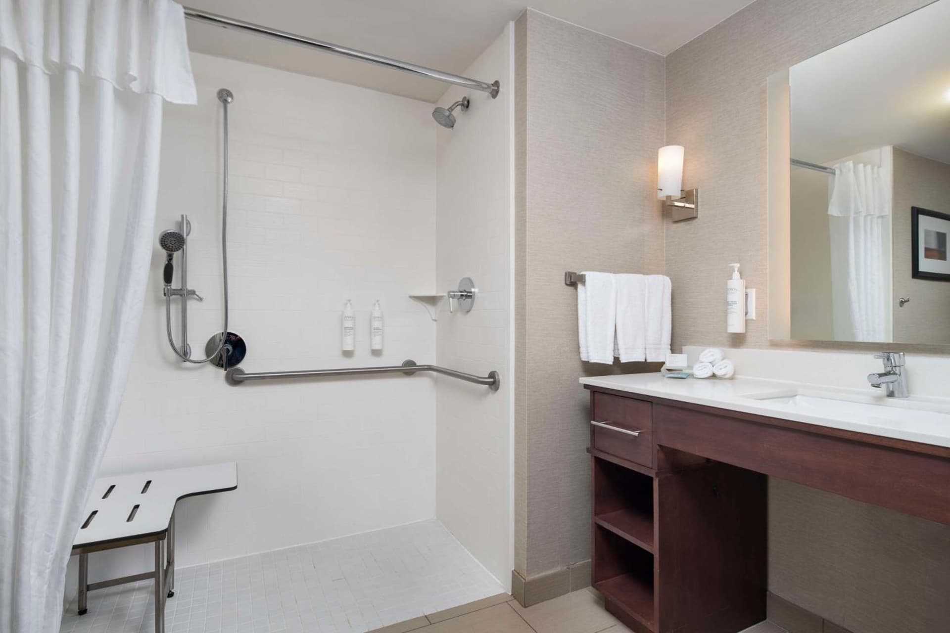 Homewood Suites by Hilton Wallingford-Meriden interior in Wallingford, CT — gallery photo 2