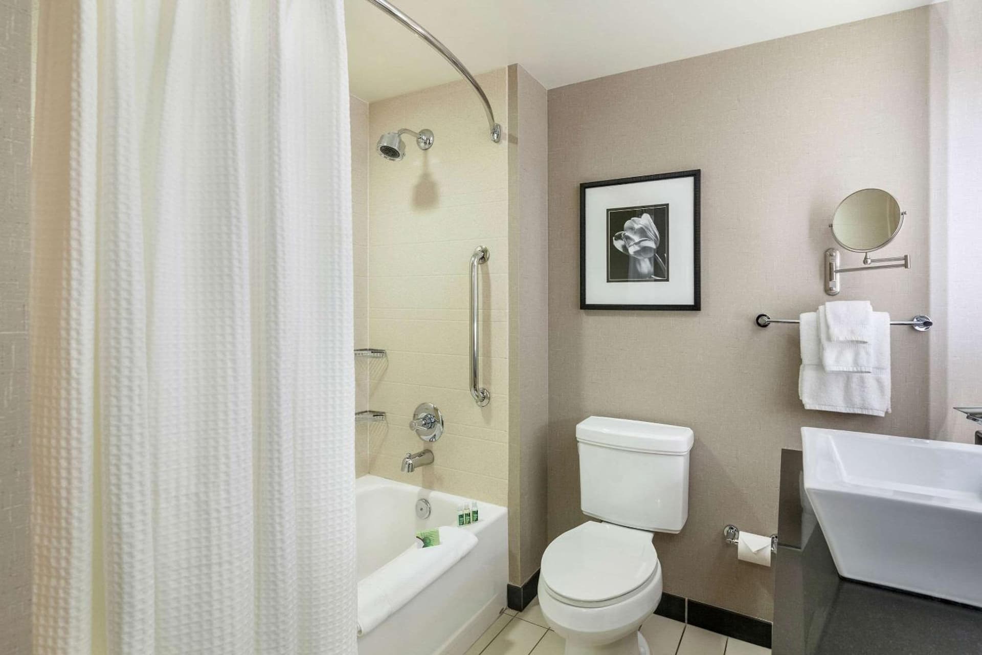 Cambria Hotel Pittsburgh - Downtown gallery photo in Pittsburgh, PA — image 32