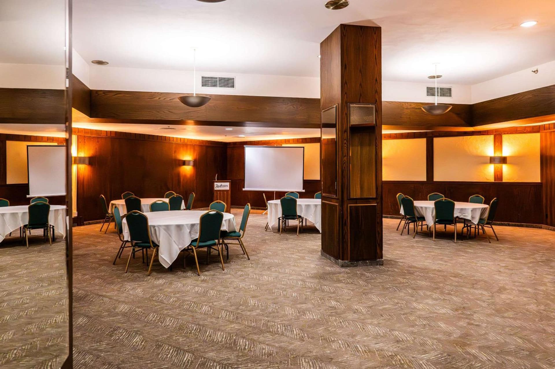 Radisson Hotel Duluth-Harborview gallery photo in Duluth, MN — image 77