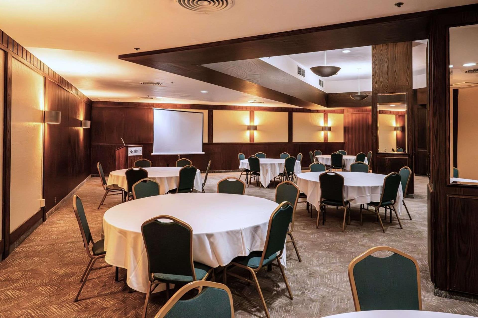 Radisson Hotel Duluth-Harborview gallery photo in Duluth, MN — image 47
