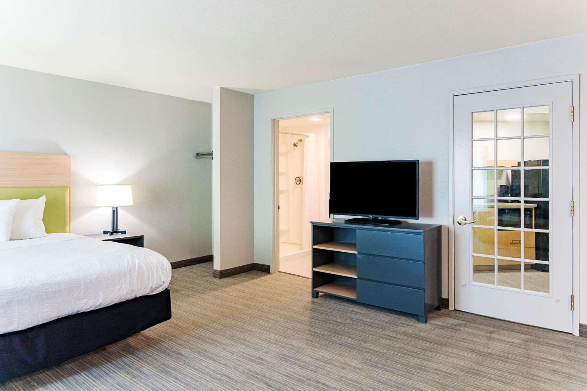 Country Inn & Suites by Radisson, Appleton Airport - Fox River Mall Area property views in Appleton, WI — gallery photo 3