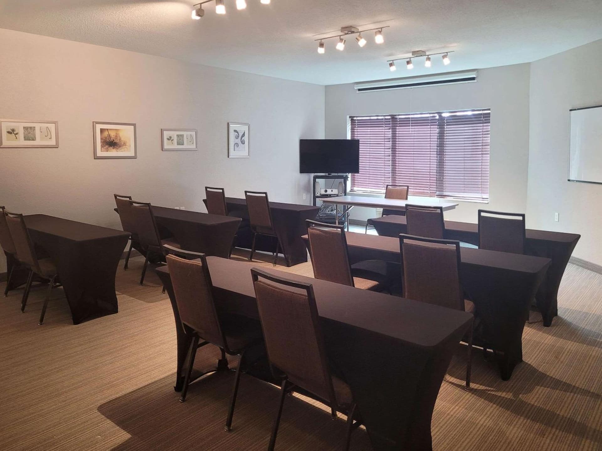 Country Inn & Suites by Radisson, Appleton Airport - Fox River Mall Area gallery photo in Appleton, WI — image 29