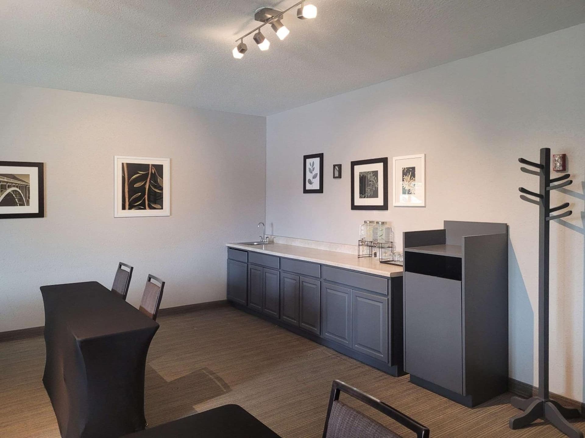Country Inn & Suites by Radisson, Appleton Airport - Fox River Mall Area gallery photo in Appleton, WI — image 37