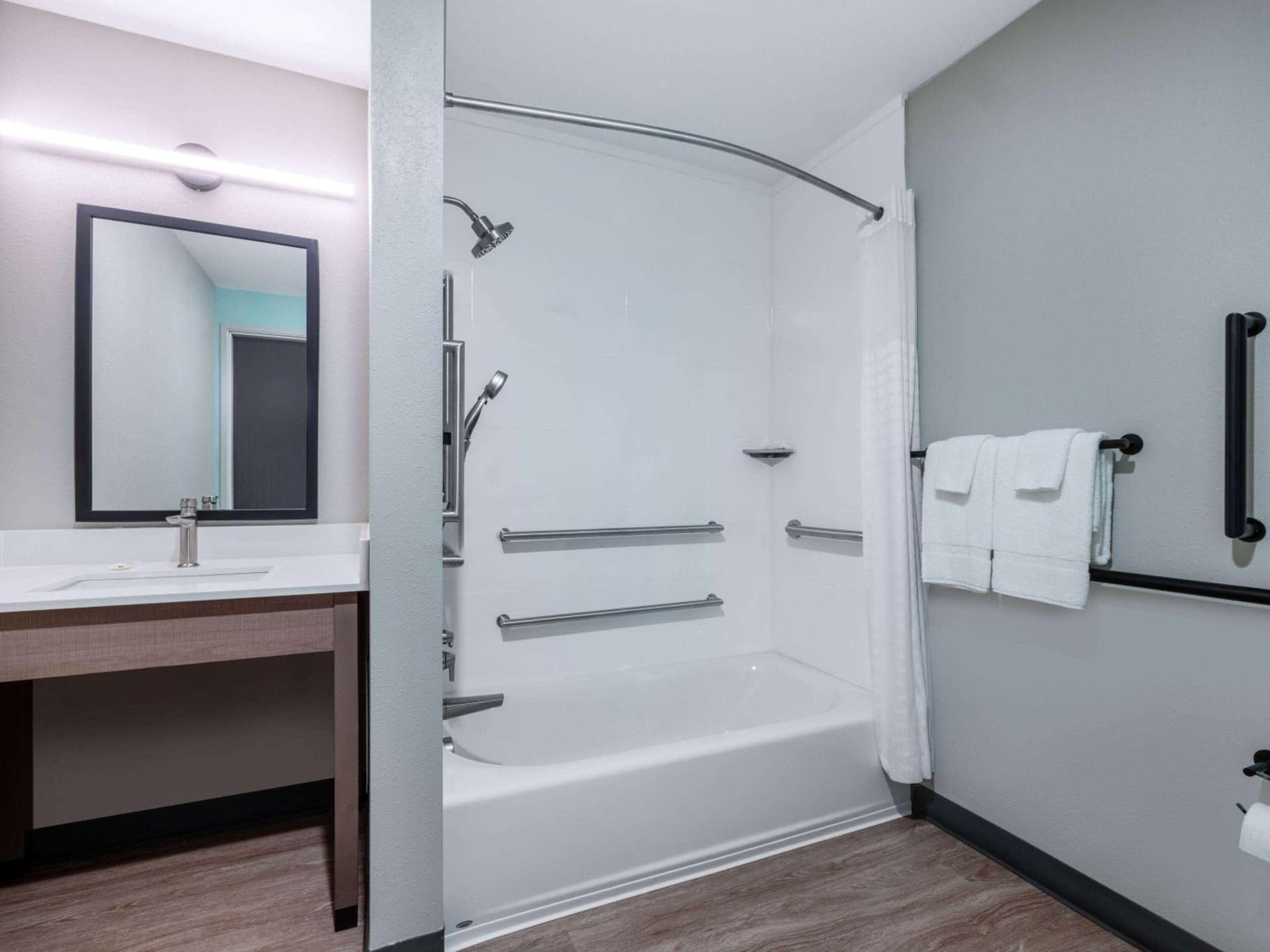 ECHO Suites Extended Stay by Wyndham Spartanburg gallery photo in Spartanburg, SC — image 25