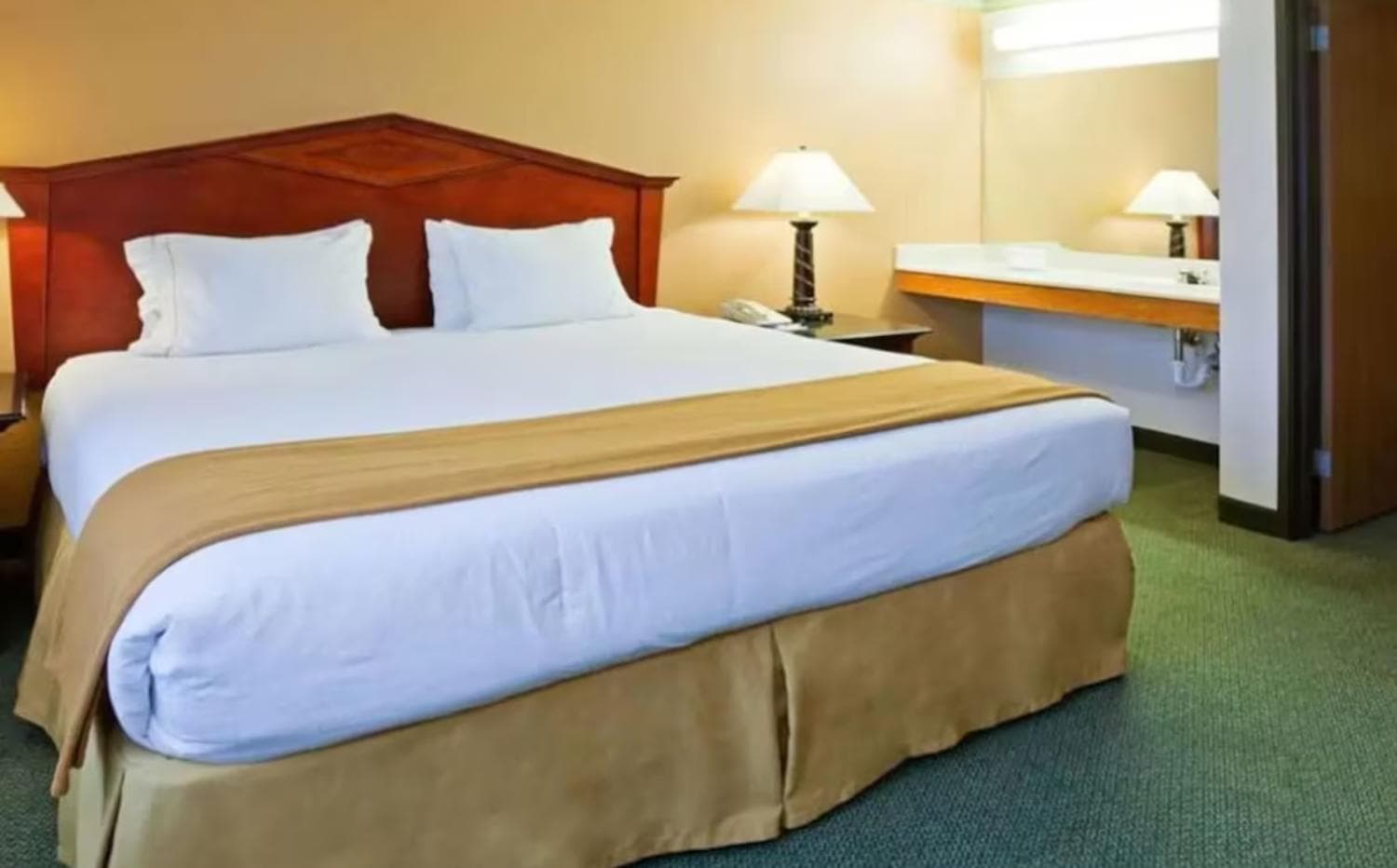 Blue Way Inn Eagan Extended Stay Minneapolis Airport Eagan North MN property views in Eagan, MN — gallery photo 3
