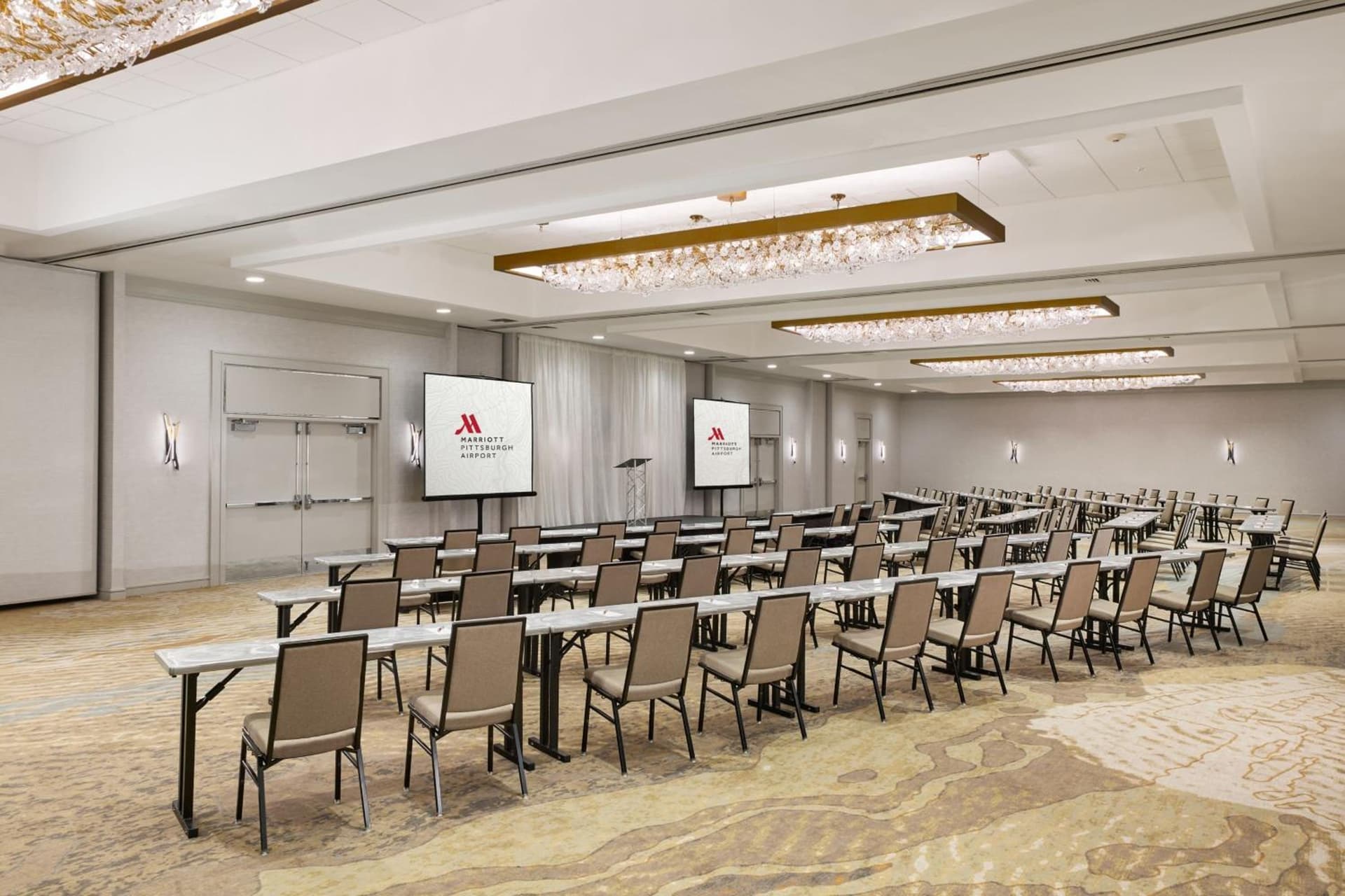 Pittsburgh Airport Marriott gallery photo in Robinson Township, PA — image 55