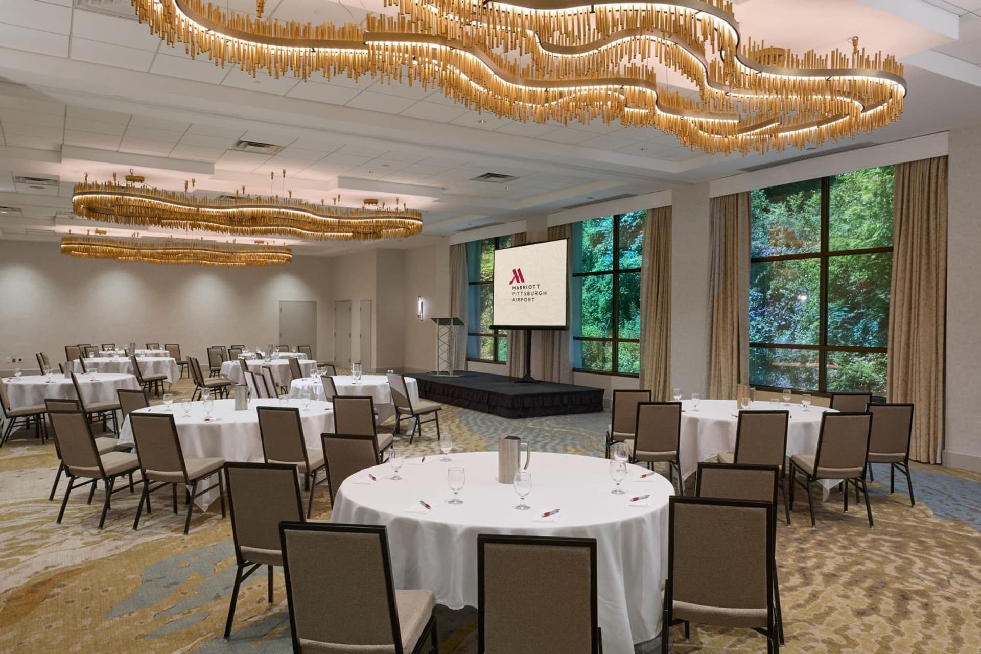 Pittsburgh Airport Marriott gallery photo in Robinson Township, PA — image 77