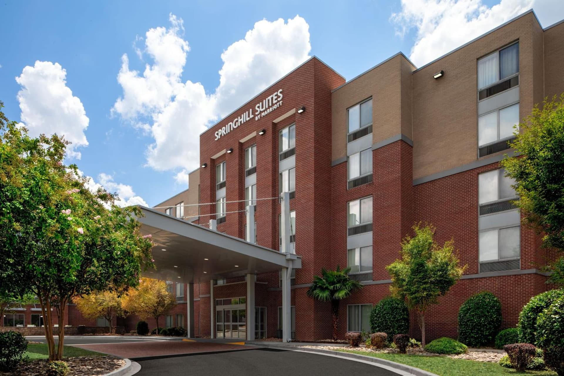 SpringHill Suites Columbia Downtown The Vista interior in Columbia, SC — gallery photo 2