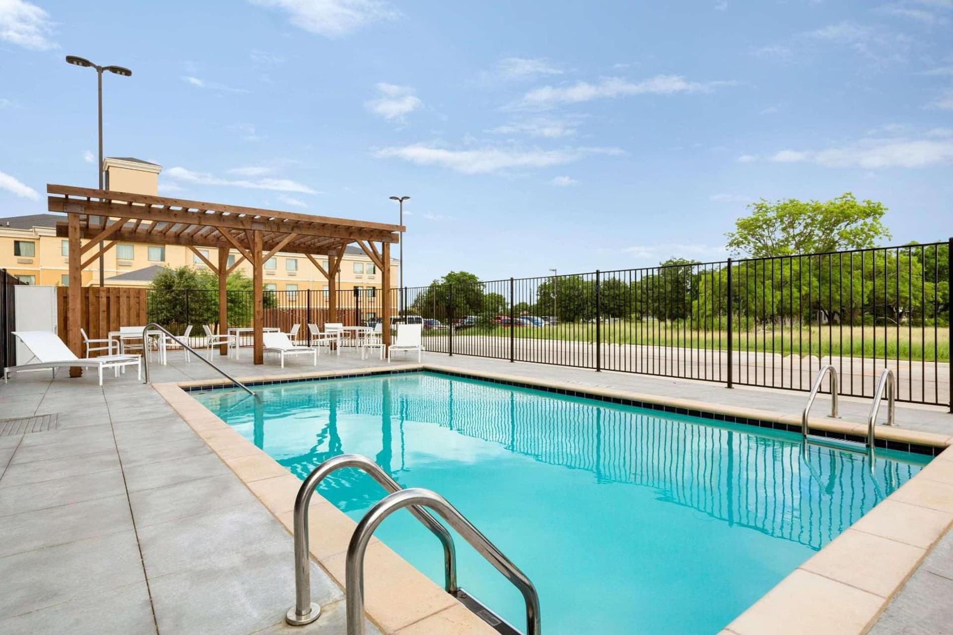 Country Inn & Suites by Radisson, New Braunfels, TX gallery photo in New Braunfels, TX — image 27