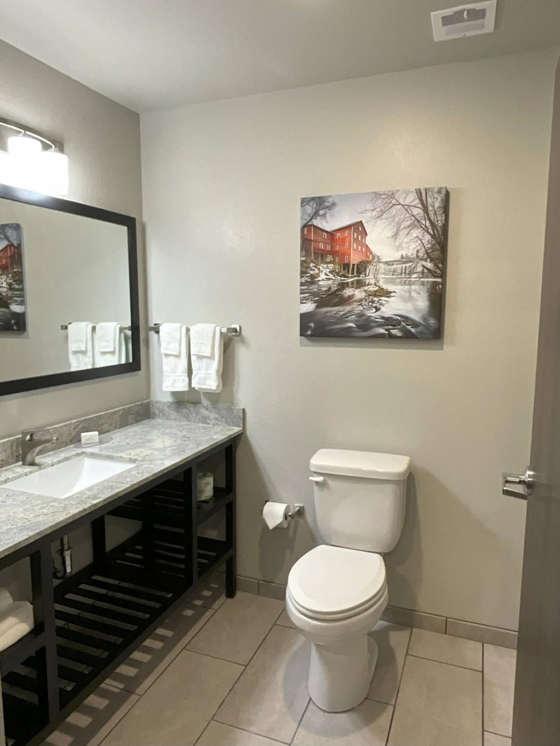 Riverstone Suites by Cobblestone Hotels - Chippewa Falls gallery photo in Chippewa Falls, WI — image 23