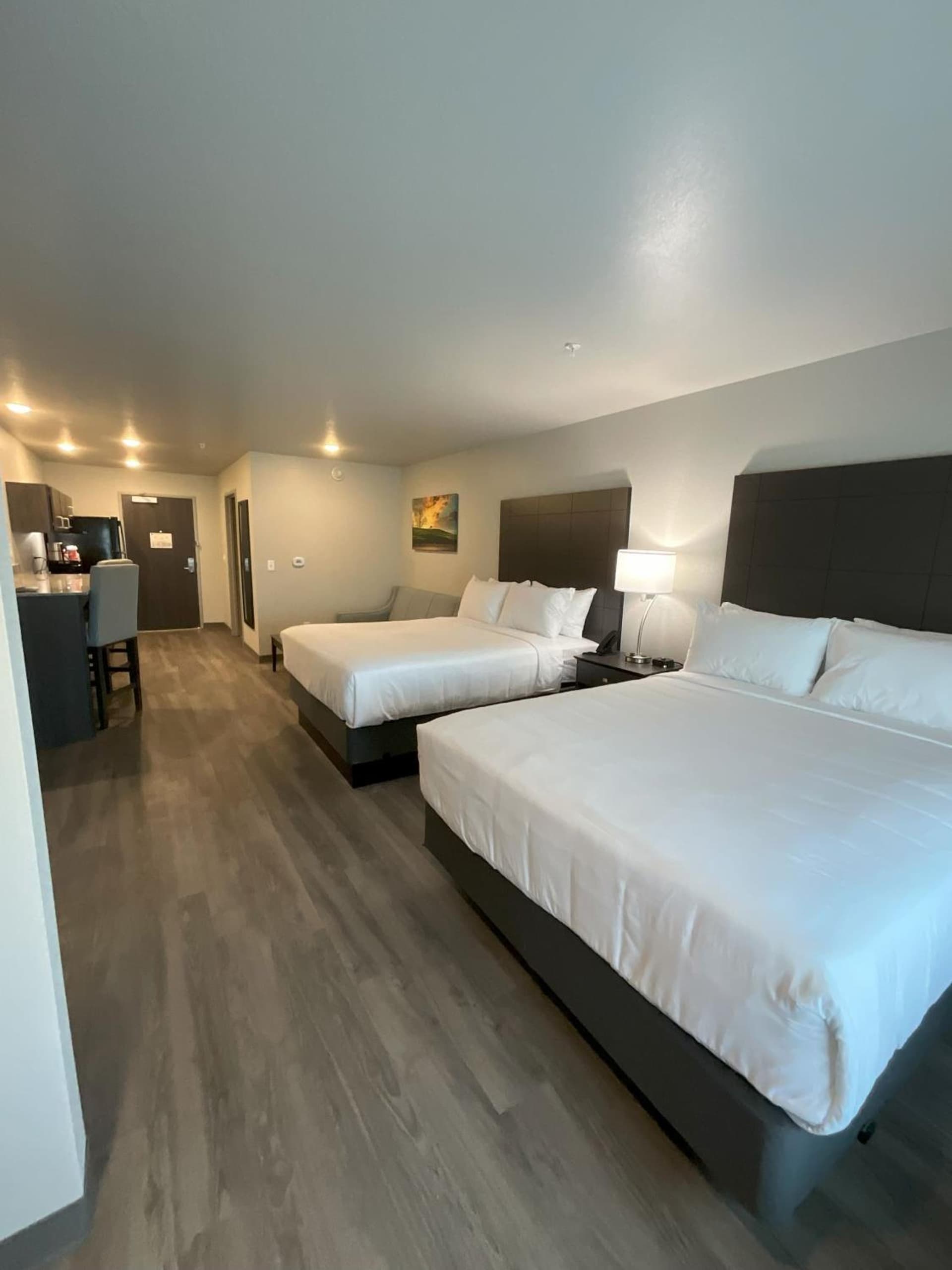 Riverstone Suites by Cobblestone Hotels - Chippewa Falls gallery photo in Chippewa Falls, WI — image 13