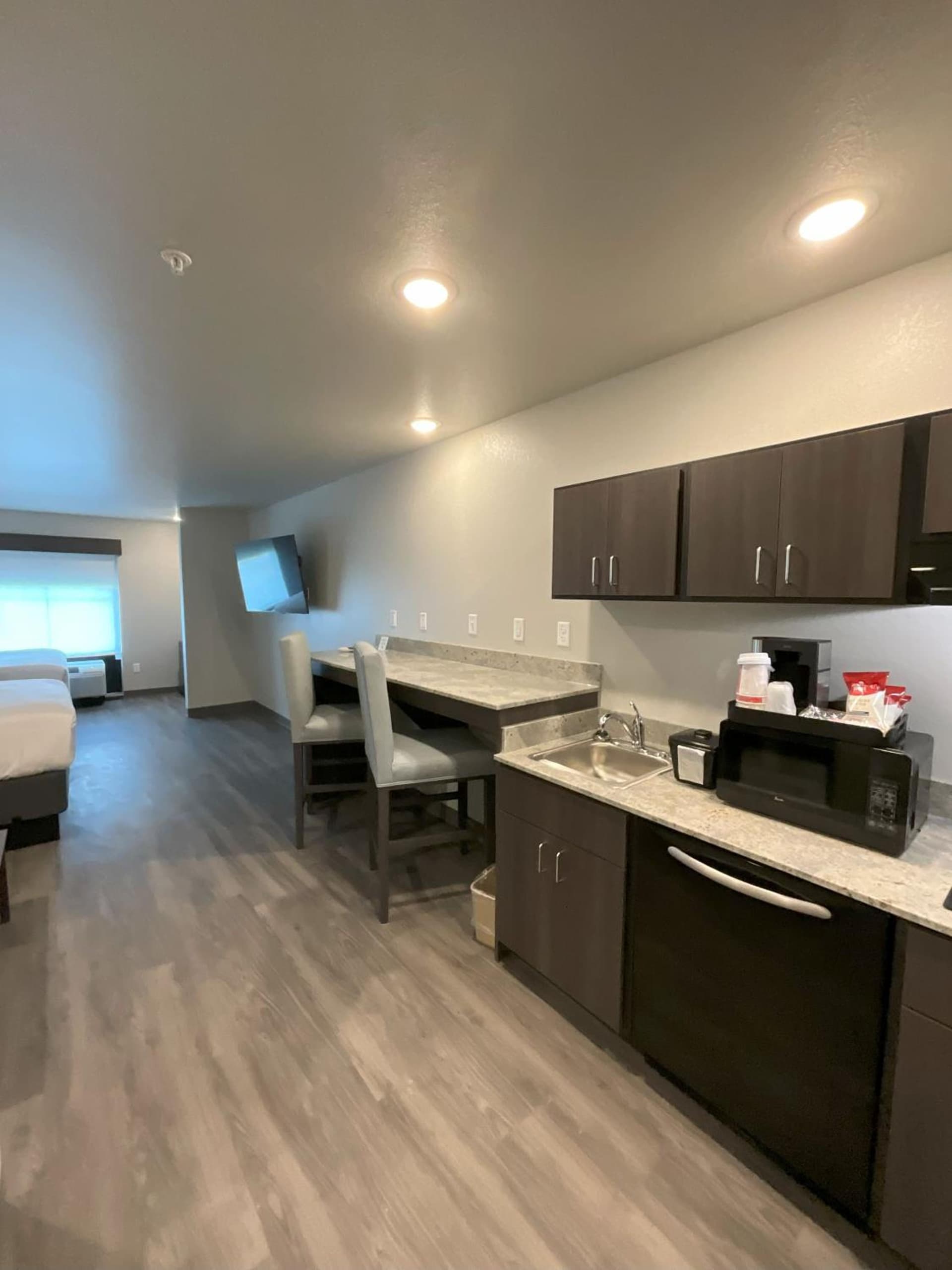 Riverstone Suites by Cobblestone Hotels - Chippewa Falls gallery photo in Chippewa Falls, WI — image 24
