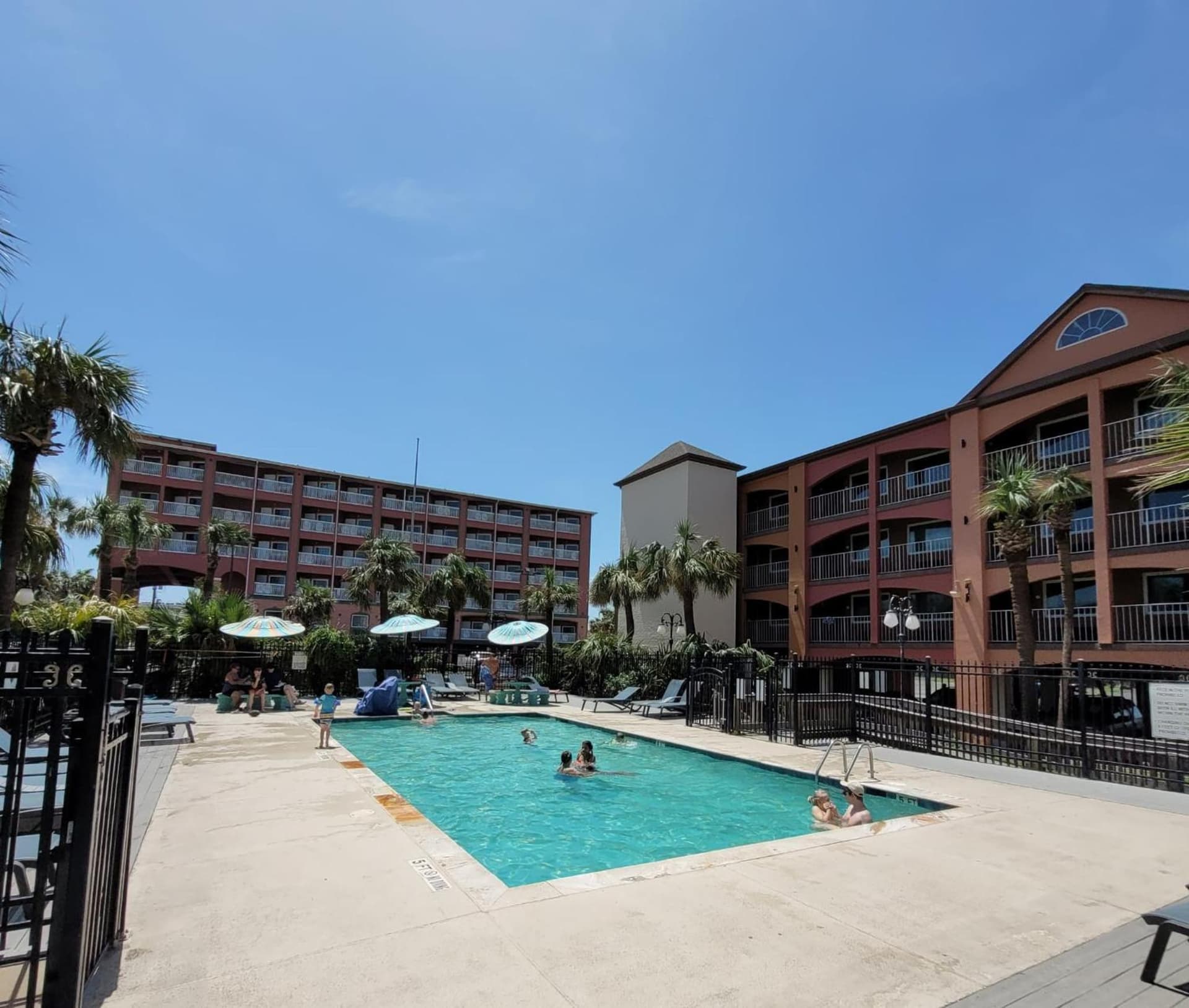 Beachfront Palms Resort Galveston, an Ascend Collection Hotel gallery photo in Galveston, TX — image 32
