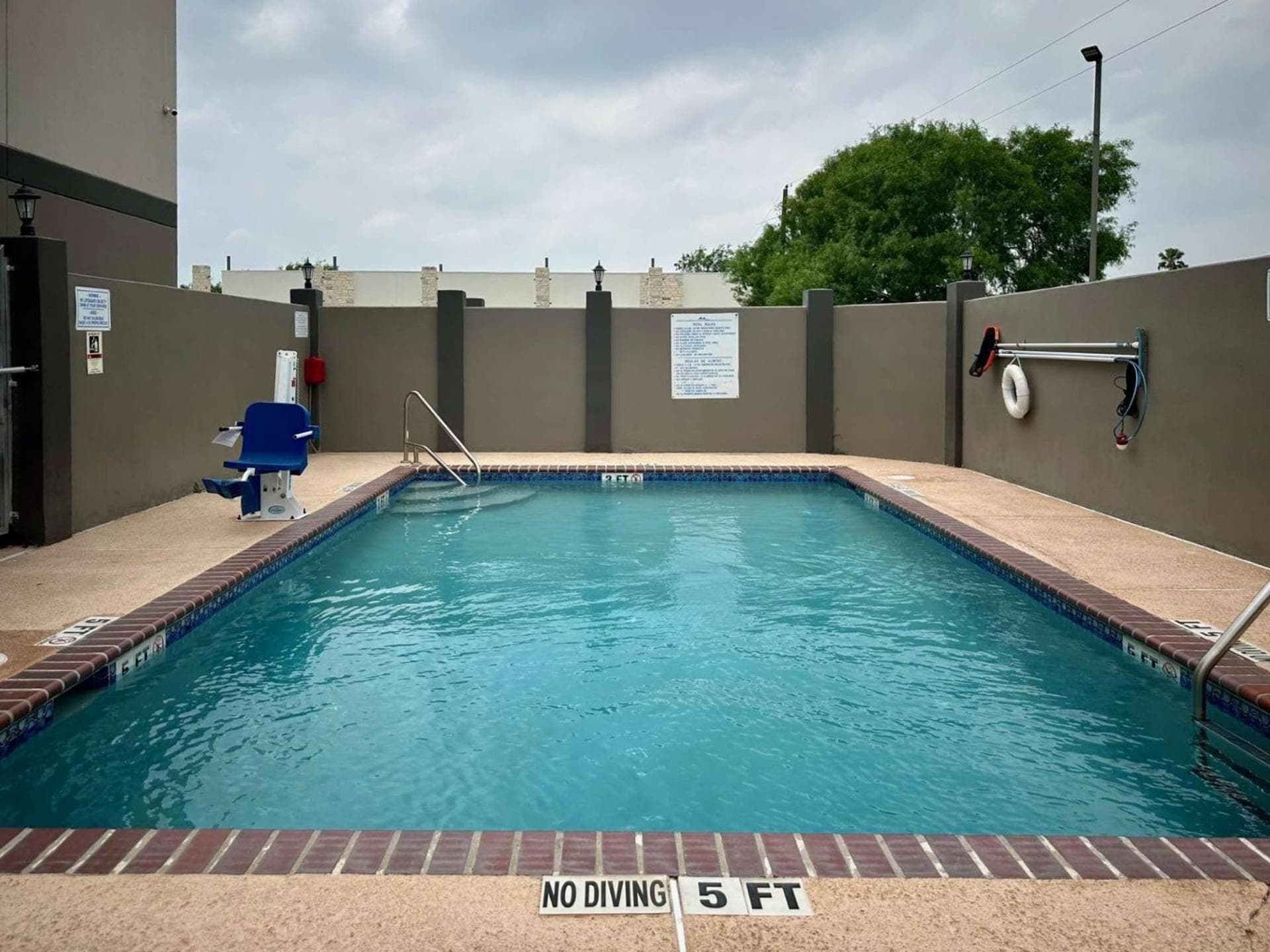 Motel 6-Mission, TX interior in Mission, TX — gallery photo 2