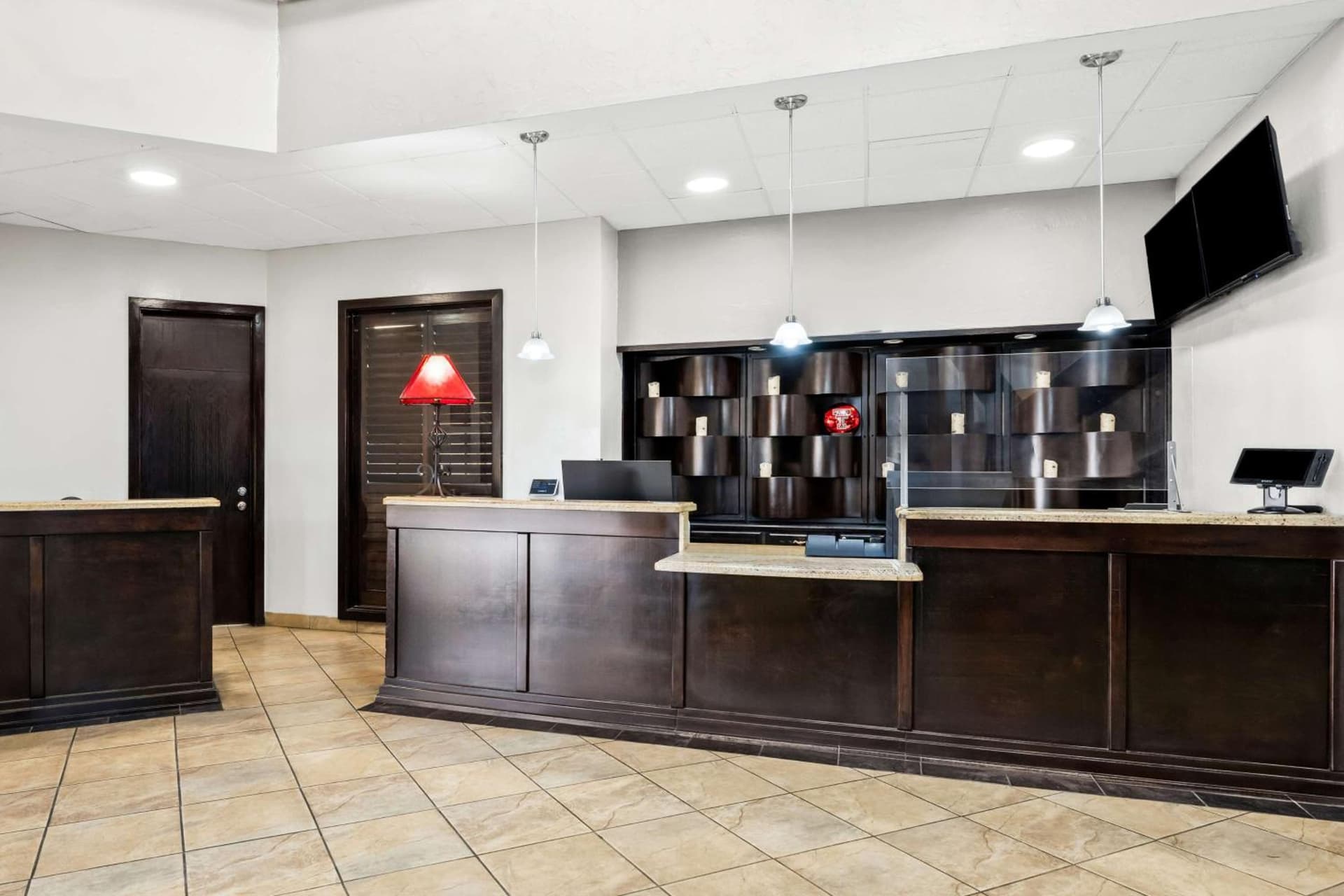 SureStay Plus Hotel by Best Western Lubbock Medical Center gallery photo in Lubbock, TX — image 12