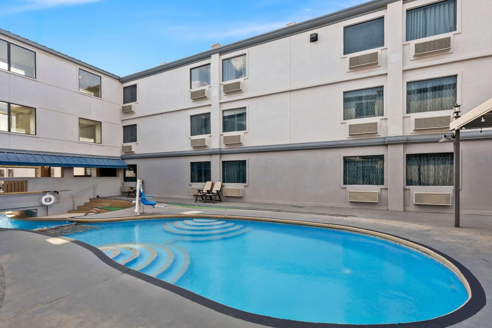 SureStay Plus Hotel by Best Western Lubbock Medical Center gallery photo in Lubbock, TX — image 14
