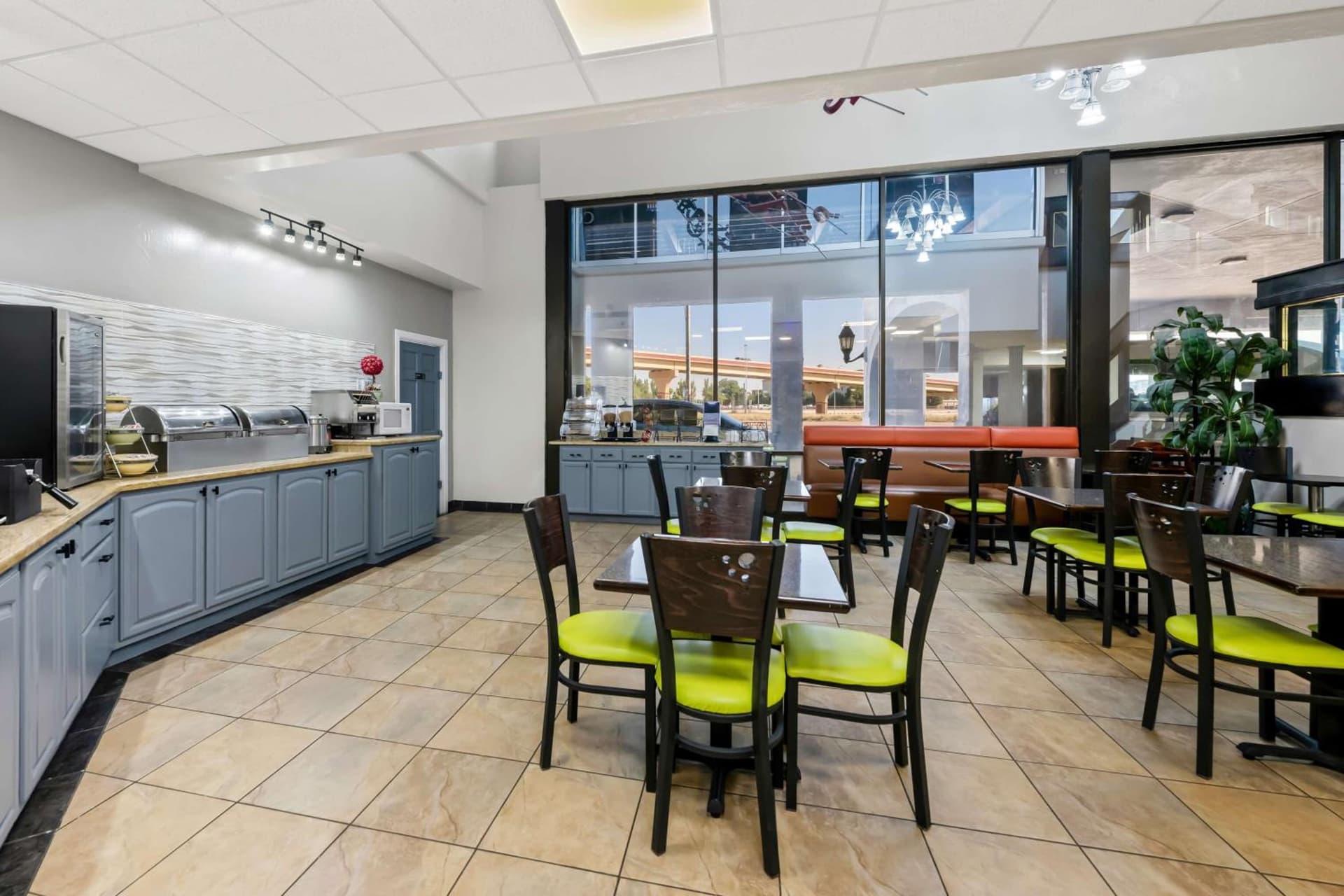 SureStay Plus Hotel by Best Western Lubbock Medical Center gallery photo in Lubbock, TX — image 22