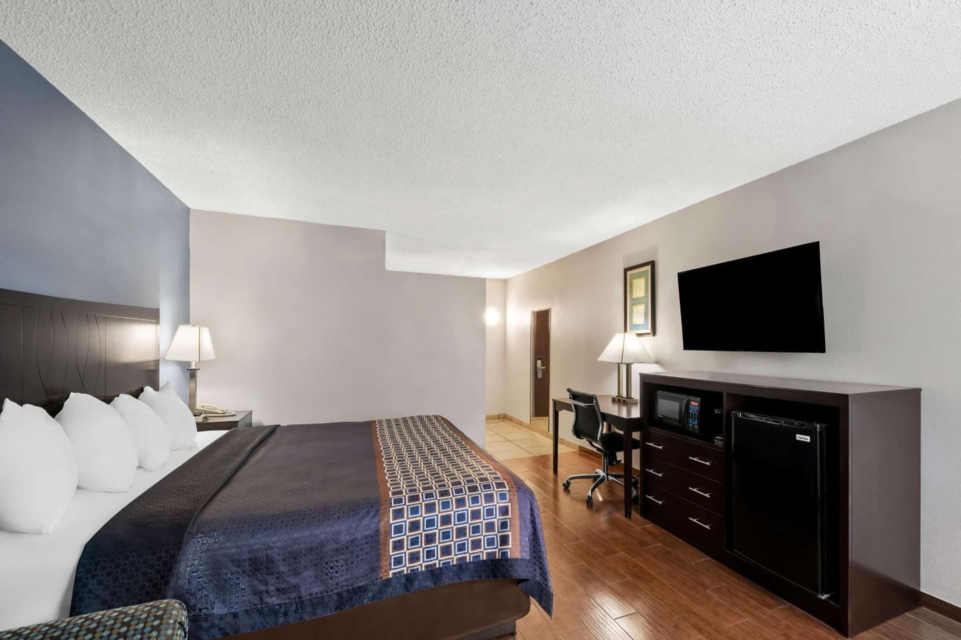 SureStay Plus Hotel by Best Western Lubbock Medical Center gallery photo in Lubbock, TX — image 26
