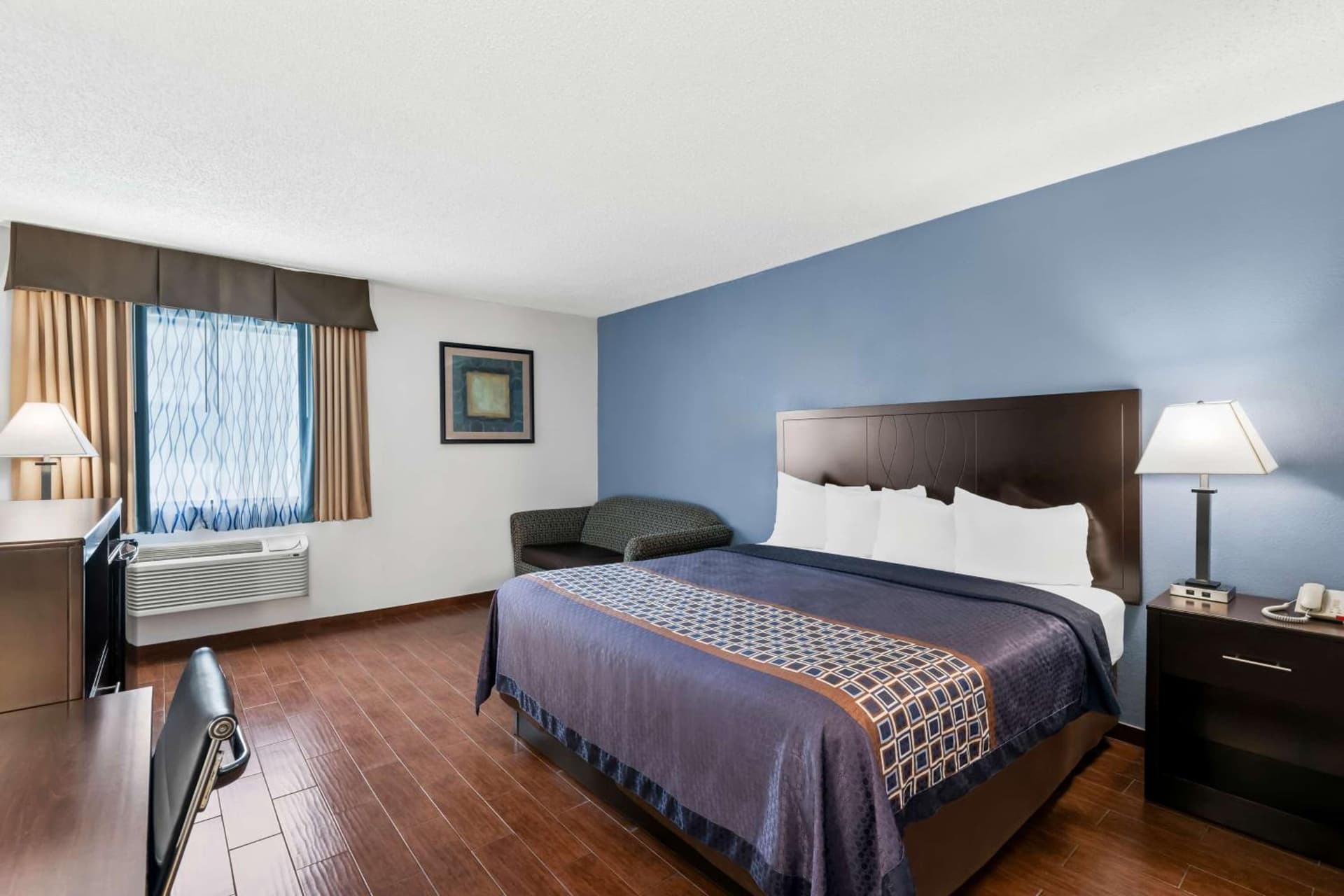 SureStay Plus Hotel by Best Western Lubbock Medical Center gallery photo in Lubbock, TX — image 21