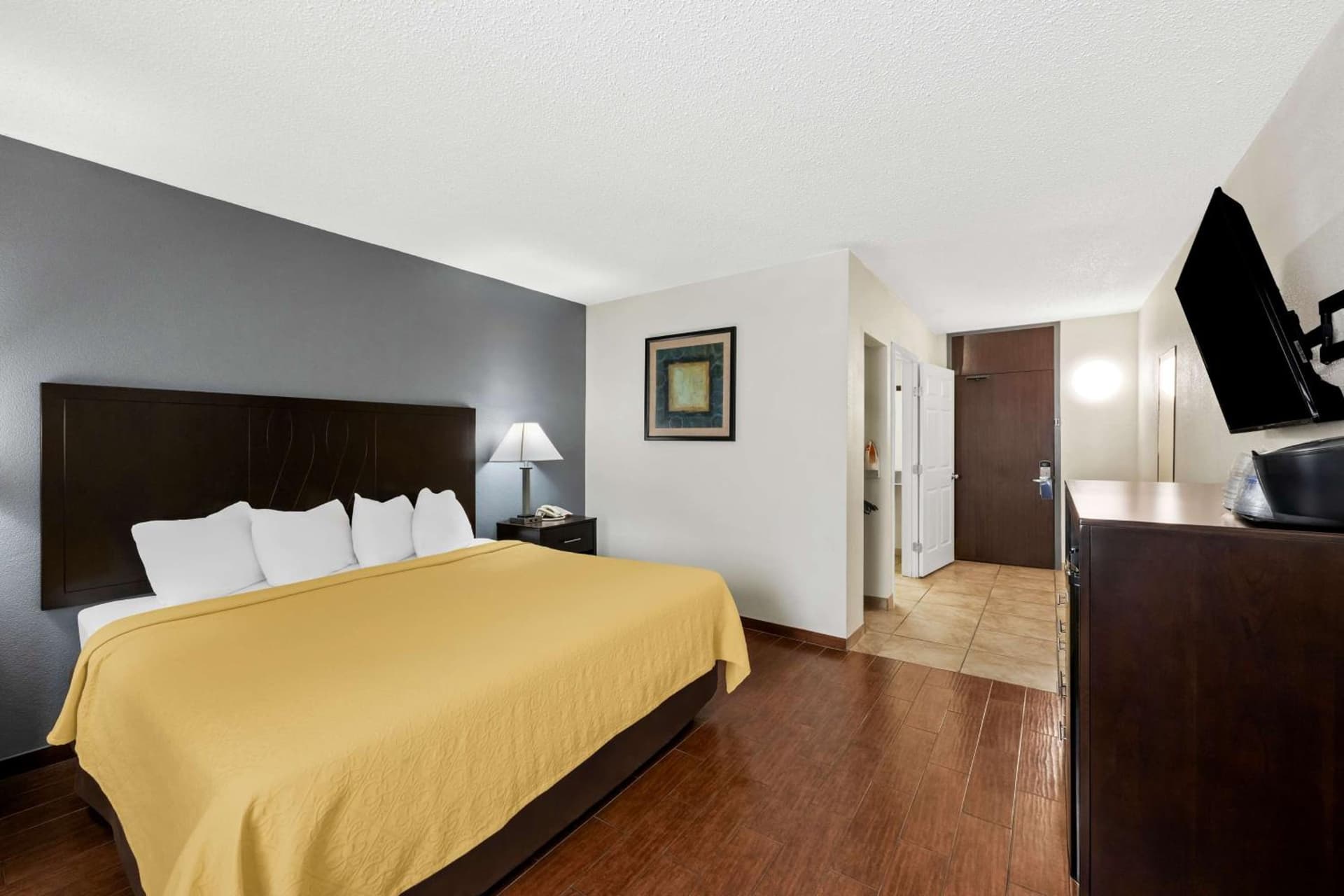 SureStay Plus Hotel by Best Western Lubbock Medical Center gallery photo in Lubbock, TX — image 31