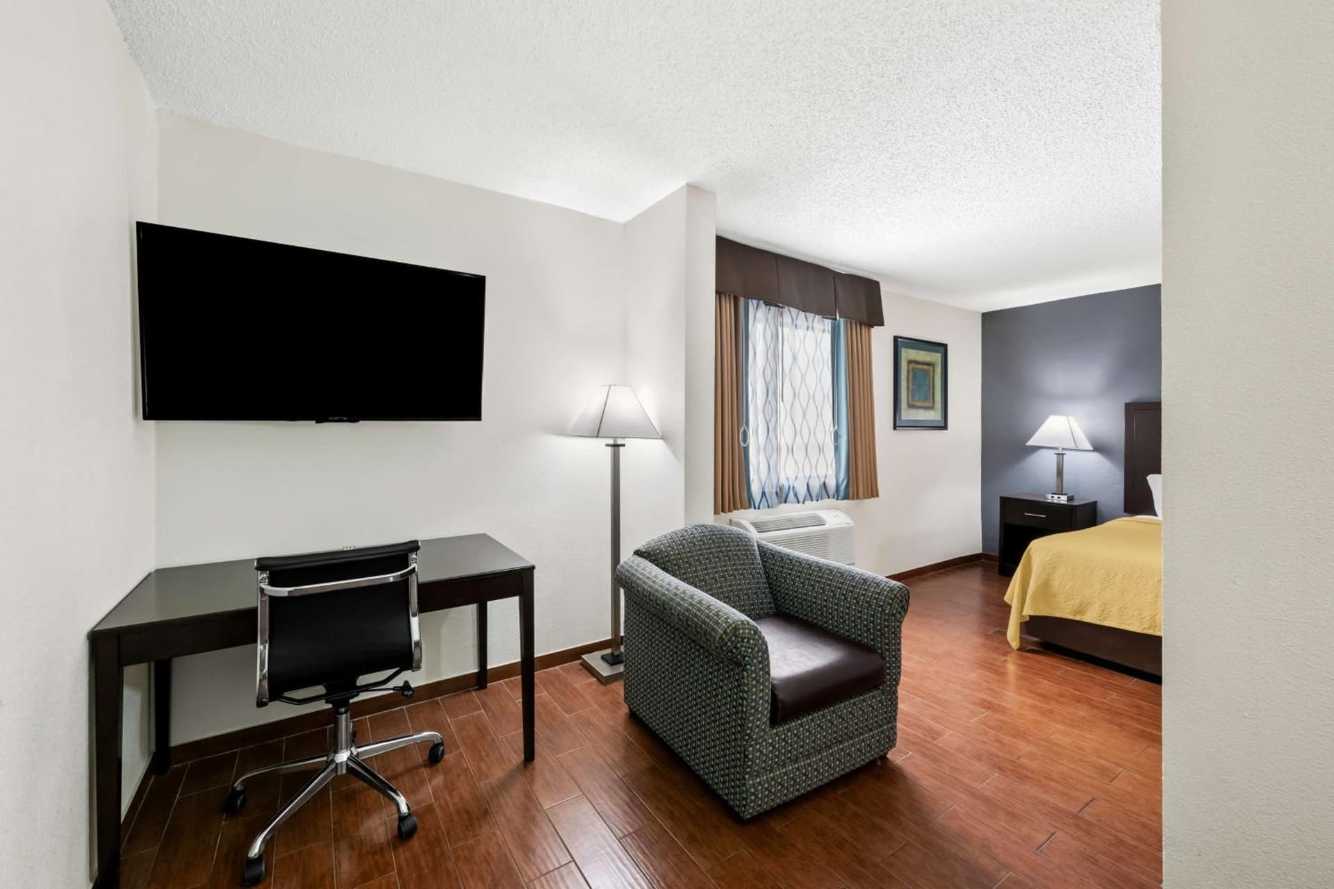 SureStay Plus Hotel by Best Western Lubbock Medical Center gallery photo in Lubbock, TX — image 51