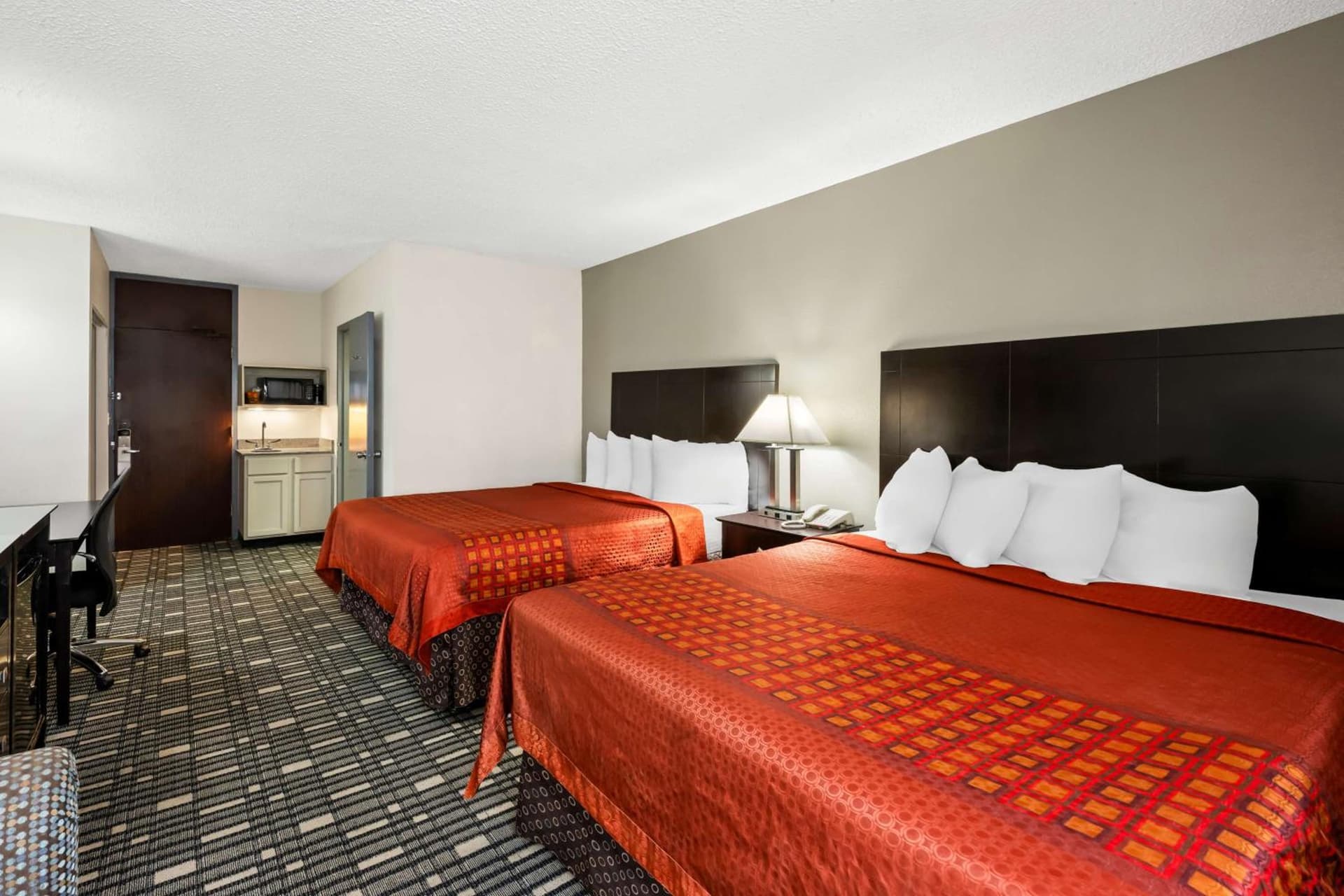 SureStay Plus Hotel by Best Western Lubbock Medical Center gallery photo in Lubbock, TX — image 36
