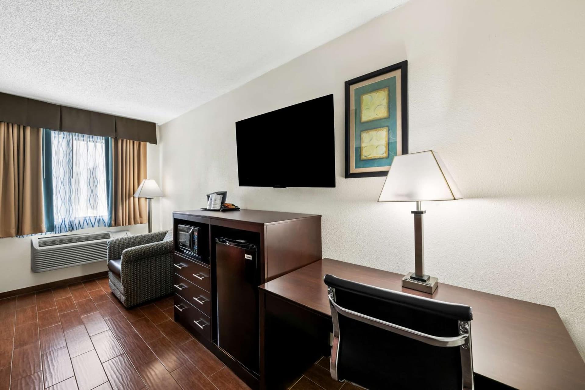SureStay Plus Hotel by Best Western Lubbock Medical Center gallery photo in Lubbock, TX — image 15