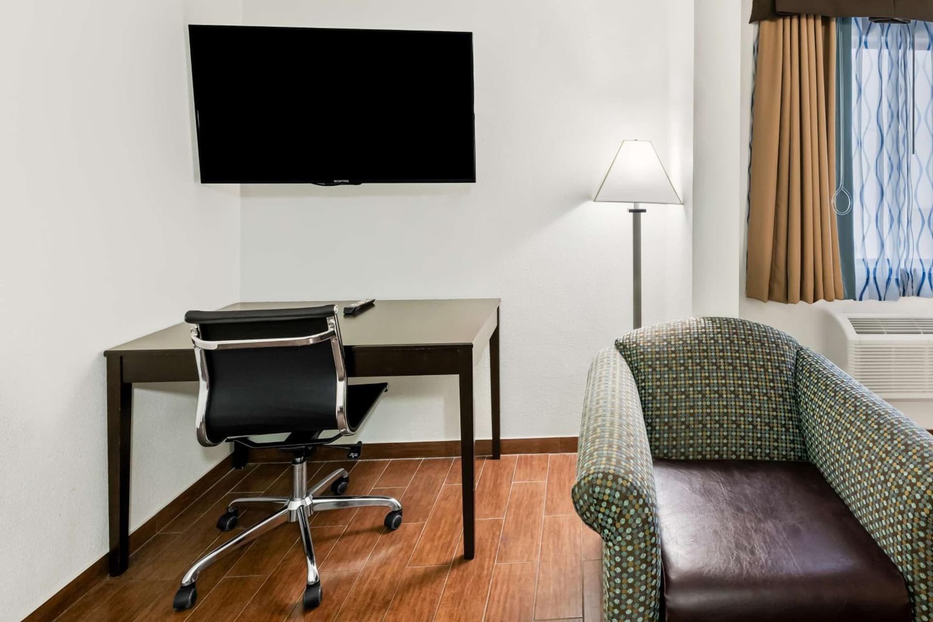 SureStay Plus Hotel by Best Western Lubbock Medical Center gallery photo in Lubbock, TX — image 23
