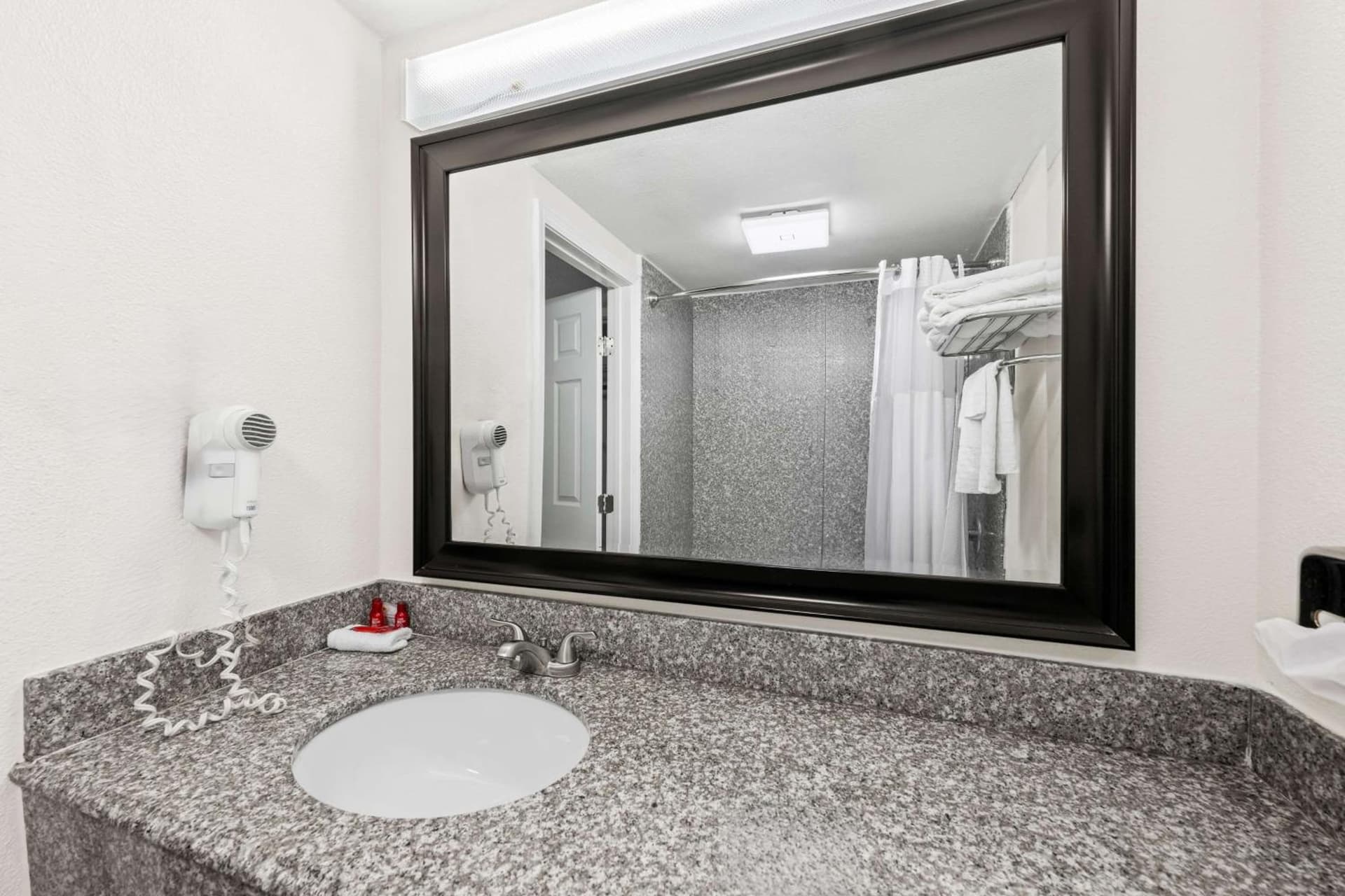 SureStay Plus Hotel by Best Western Lubbock Medical Center gallery photo in Lubbock, TX — image 32