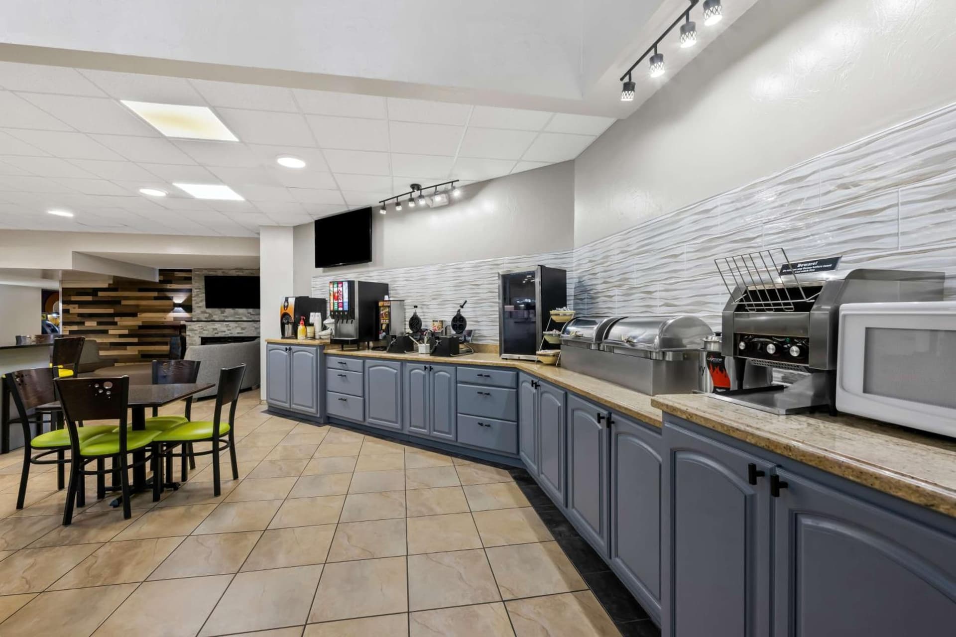 SureStay Plus Hotel by Best Western Lubbock Medical Center gallery photo in Lubbock, TX — image 33