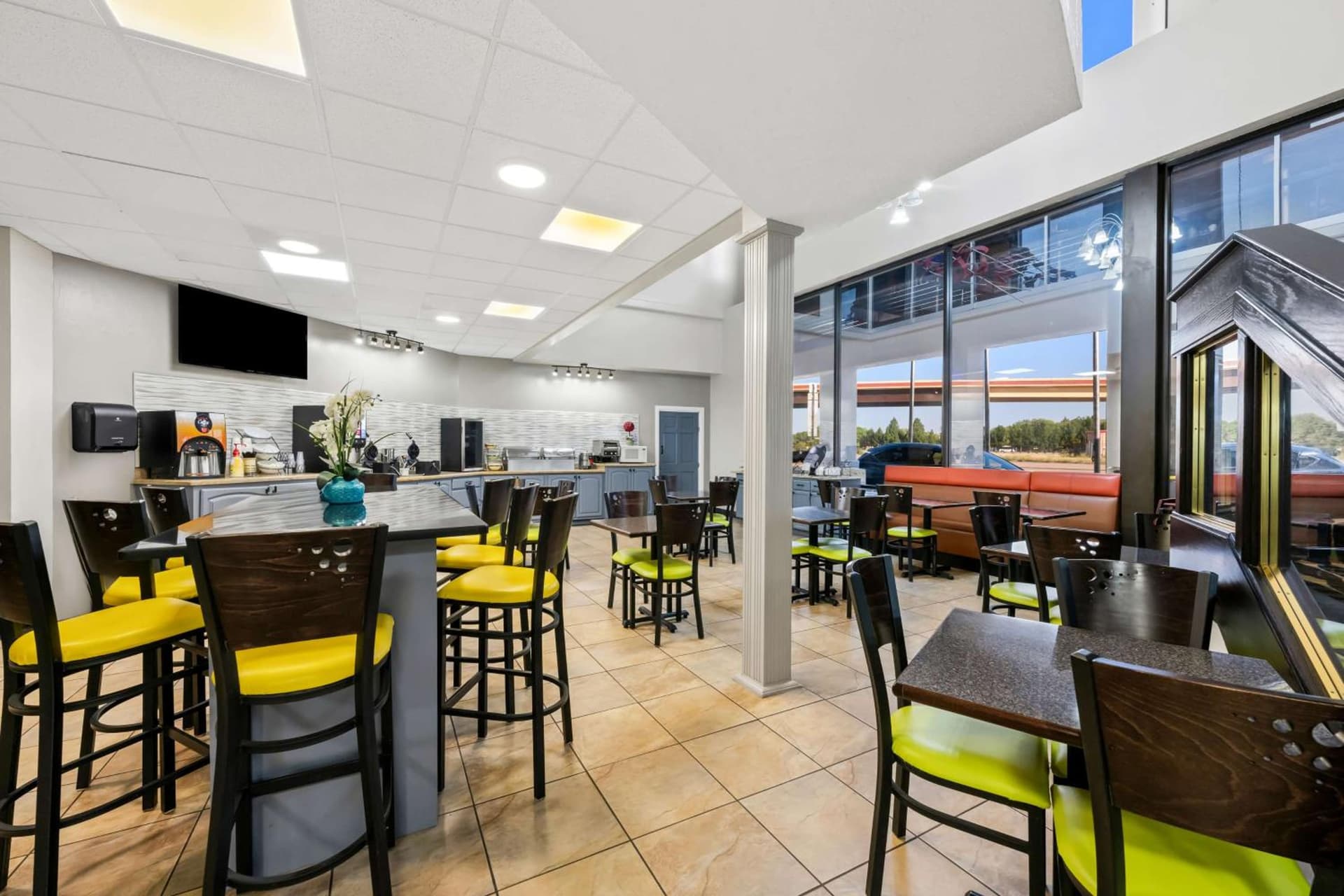 SureStay Plus Hotel by Best Western Lubbock Medical Center gallery photo in Lubbock, TX — image 38