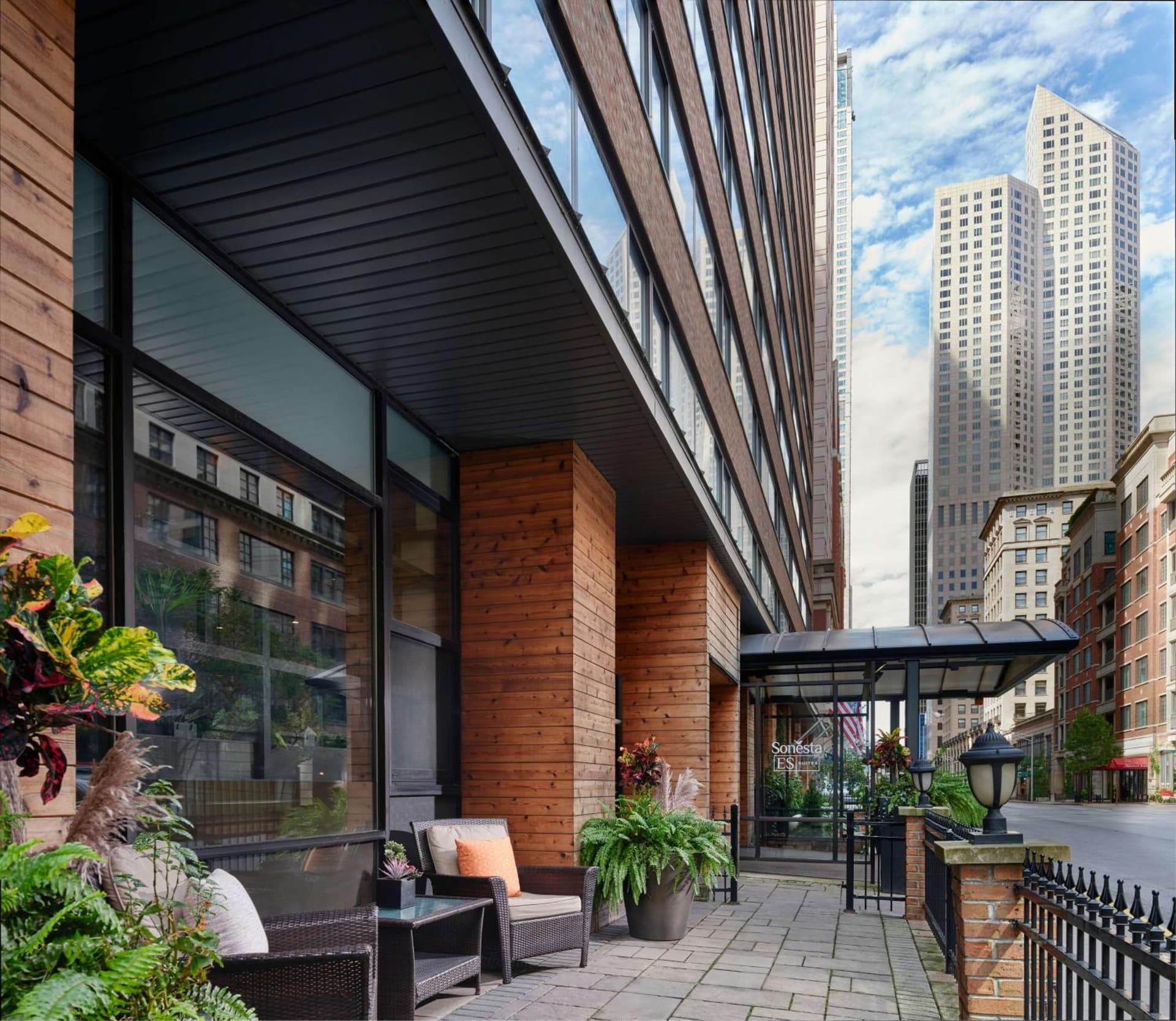 Sonesta ES Suites Chicago Downtown Magnificent Mile Medical featured exterior or lobby in Chicago, IL — similar hotel